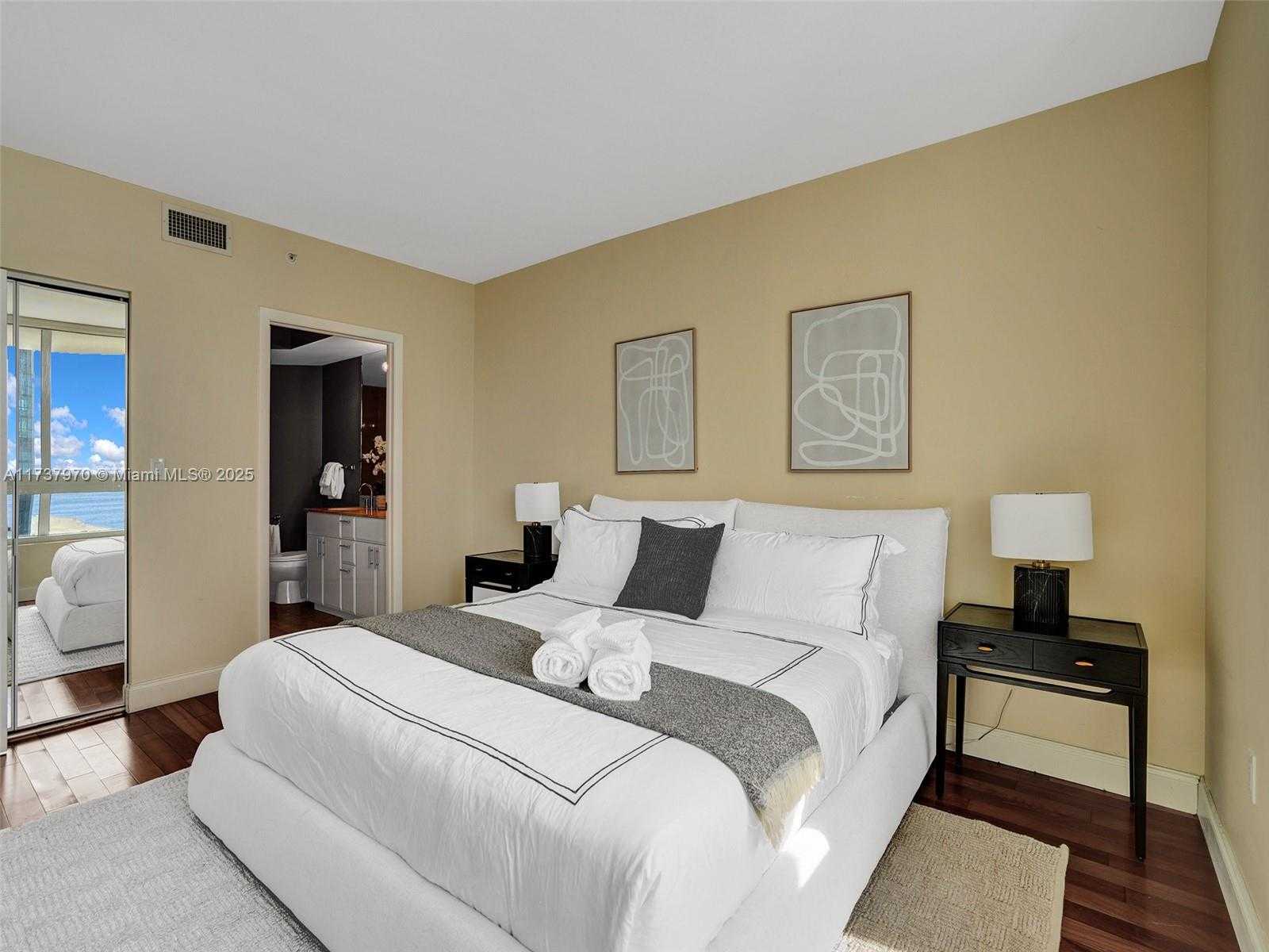 Small Image of 6365 COLLINS AVE #2007, Miami Beach Number 24