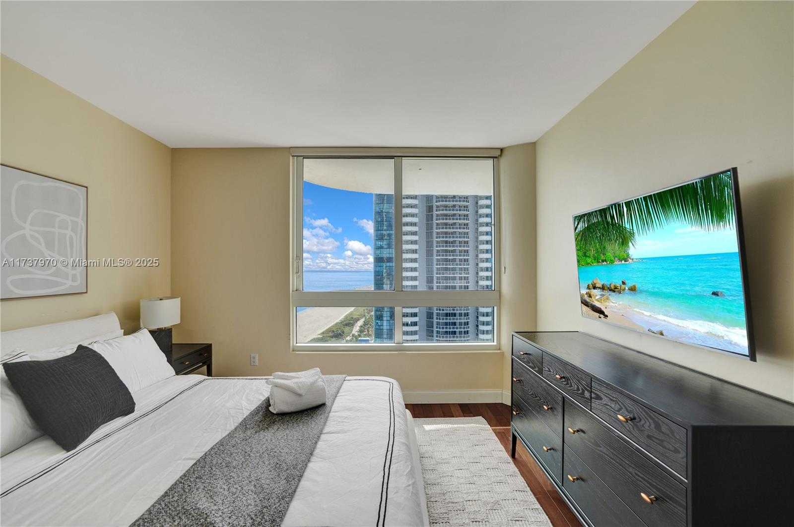 Small Image of 6365 COLLINS AVE #2007, Miami Beach Number 27