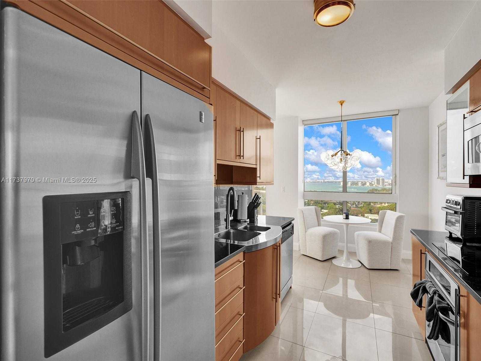 Small Image of 6365 COLLINS AVE #2007, Miami Beach Number 9