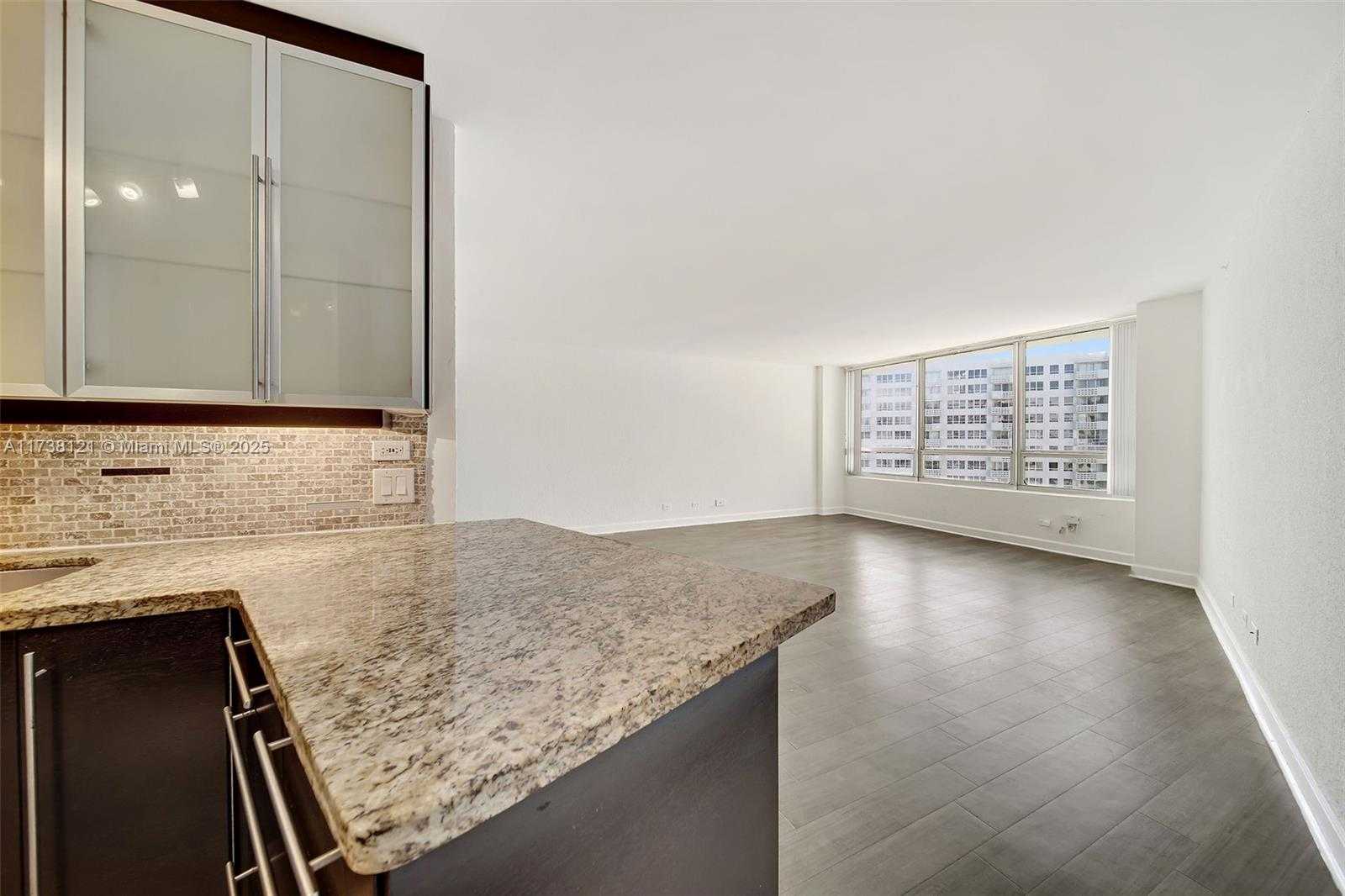 Small Image of 1500 BAY RD #S-1456, Miami Beach Number 3