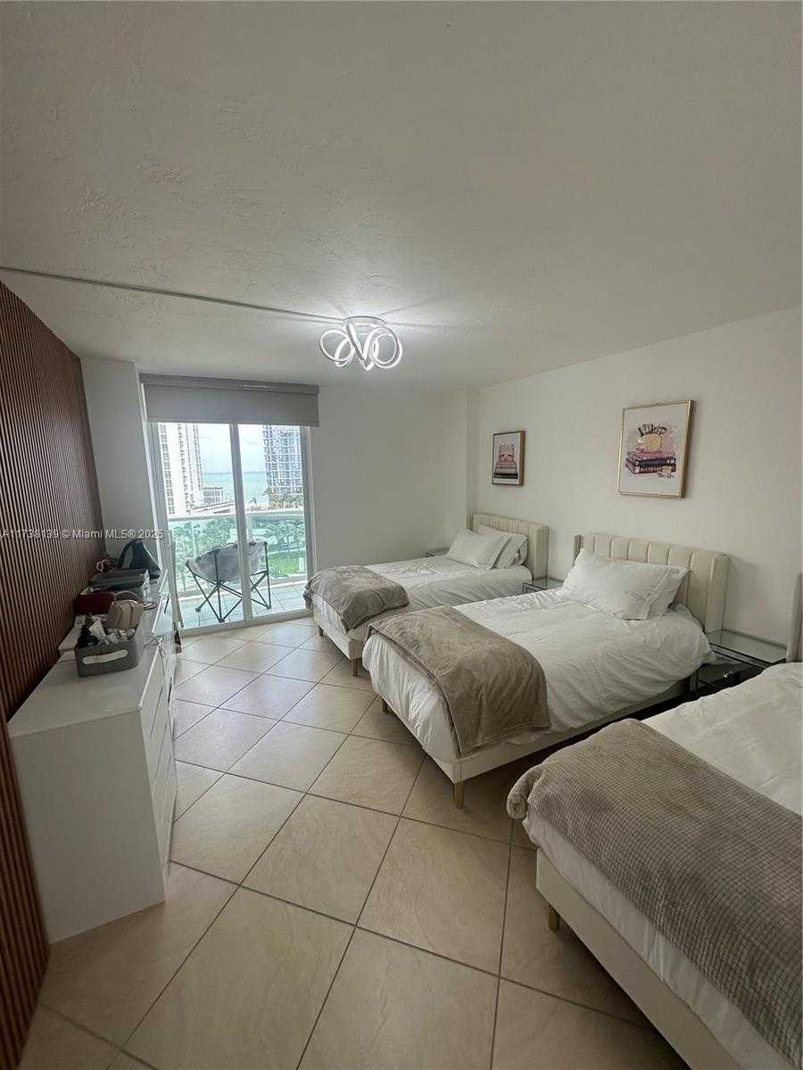 Small Image of 100 BAYVIEW DR #1114, Sunny Isles Beach Number 17