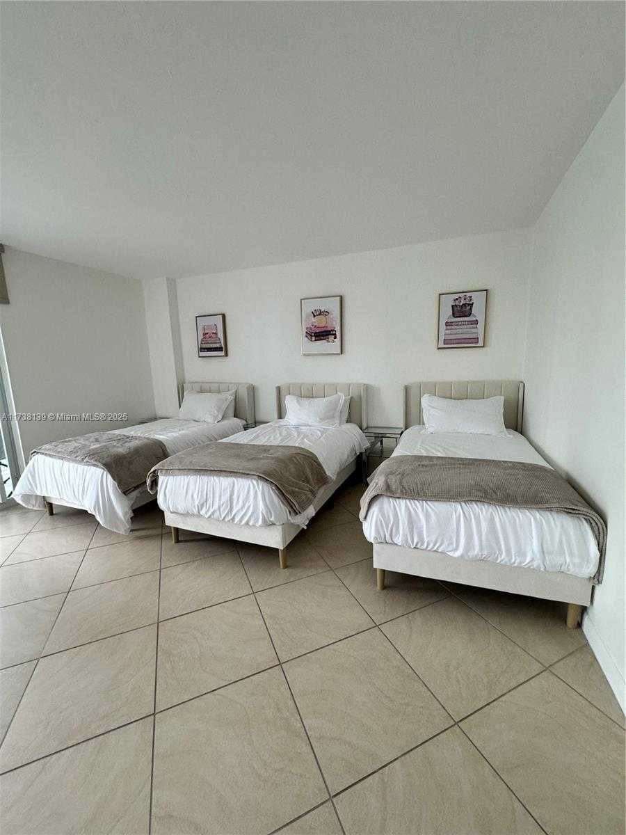 Small Image of 100 BAYVIEW DR #1114, Sunny Isles Beach Number 19