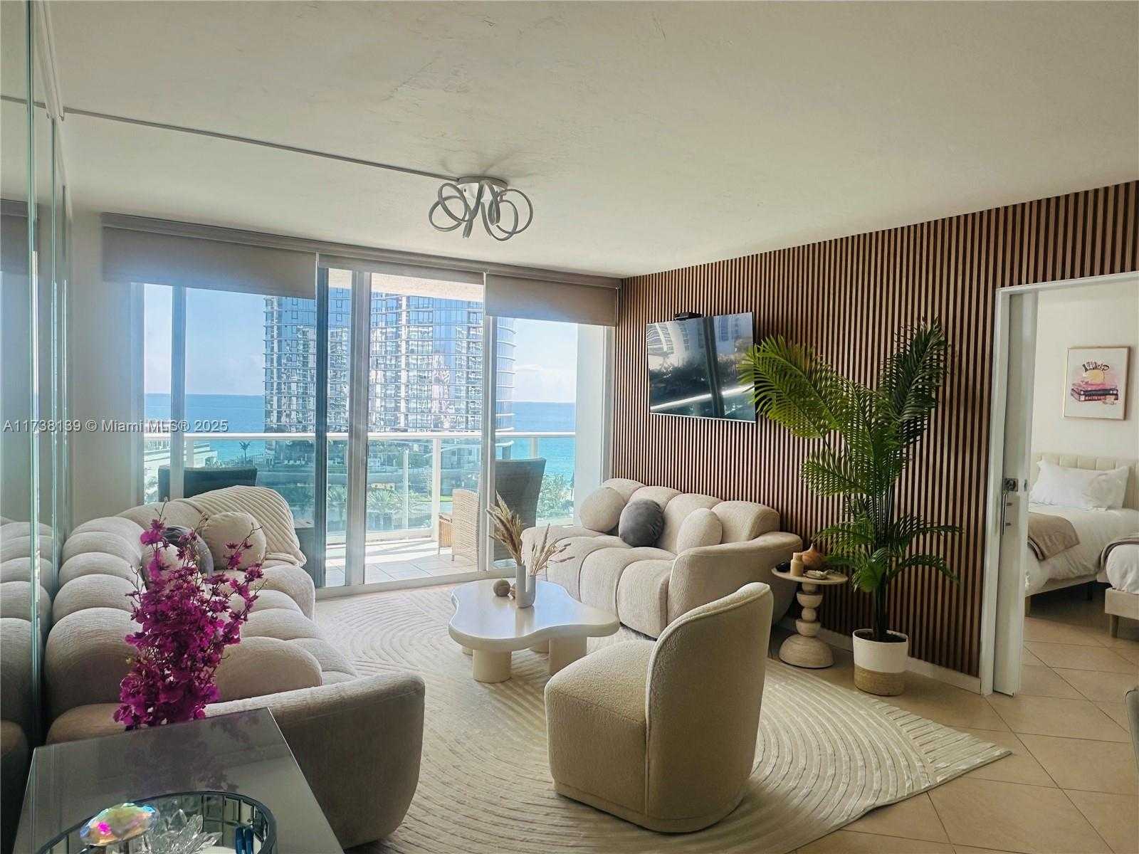 Small Image of 100 BAYVIEW DR #1114, Sunny Isles Beach Number 2