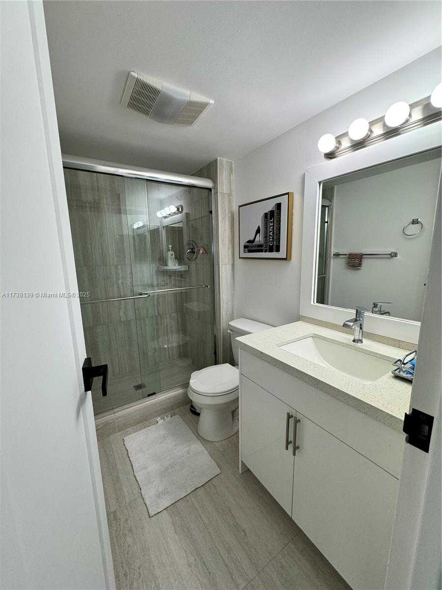 Small Image of 100 BAYVIEW DR #1114, Sunny Isles Beach Number 28