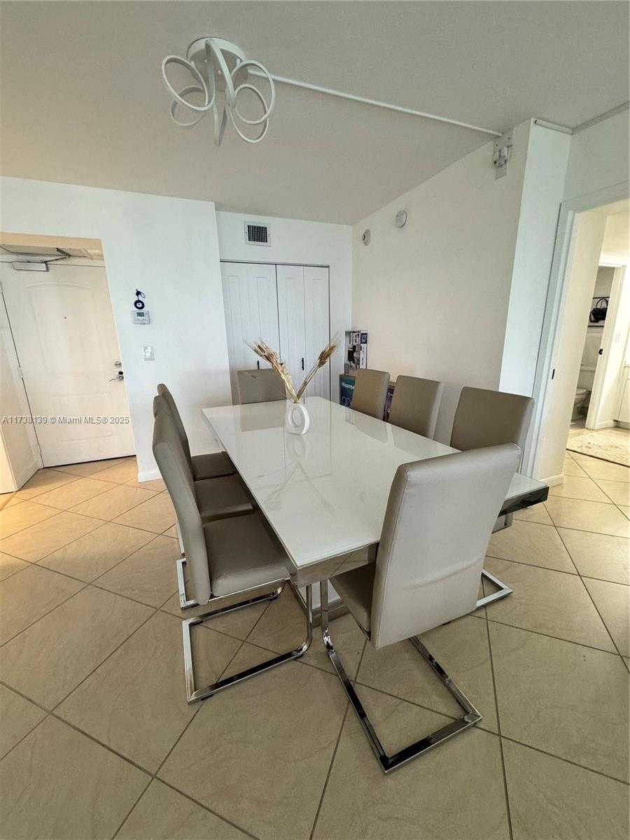 Small Image of 100 BAYVIEW DR #1114, Sunny Isles Beach Number 7