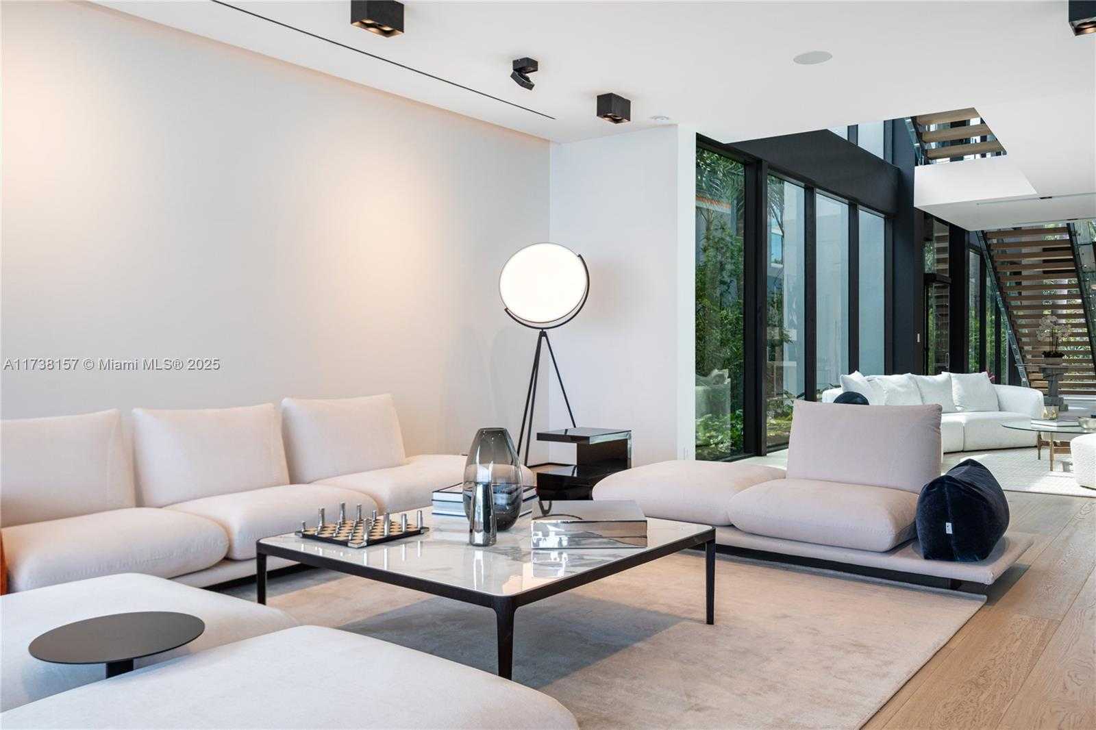 Small Image of 1369 NORTH VENETIAN WAY, Miami Number 10