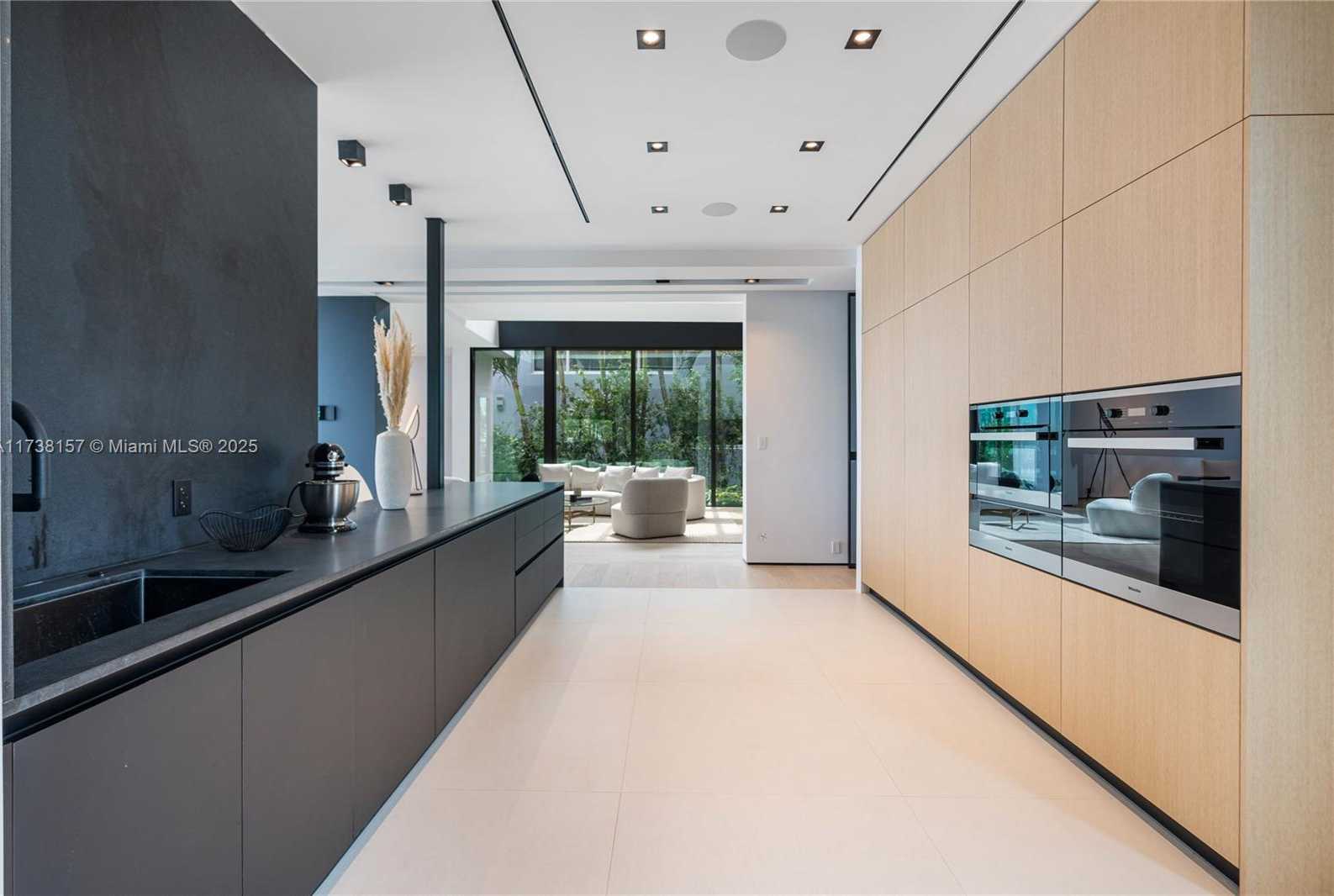Small Image of 1369 NORTH VENETIAN WAY, Miami Number 11
