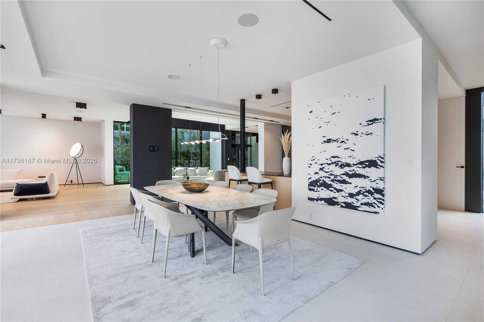 Small Image of 1369 NORTH VENETIAN WAY, Miami Number 17