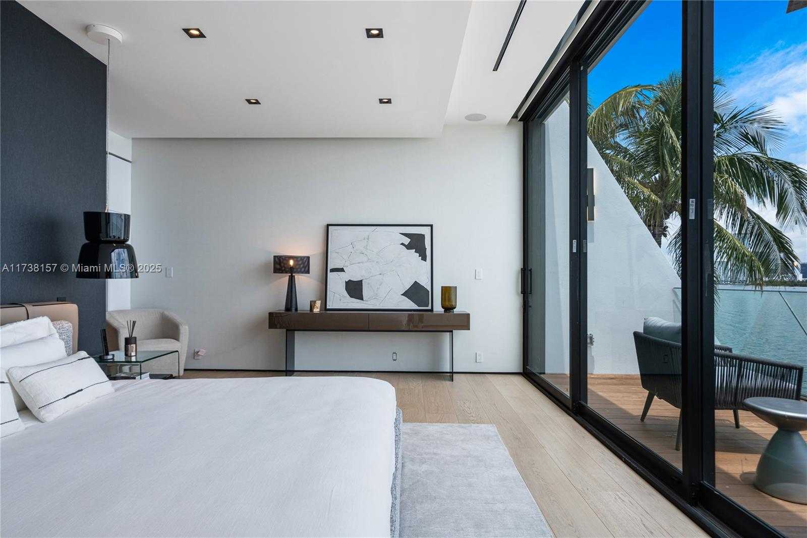 Small Image of 1369 NORTH VENETIAN WAY, Miami Number 23