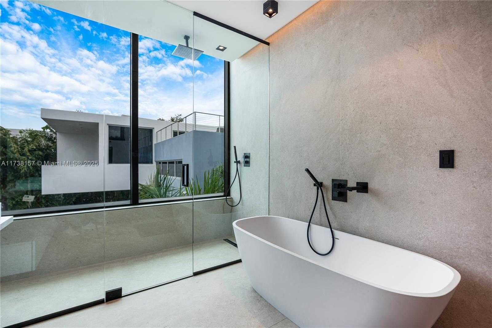 Small Image of 1369 NORTH VENETIAN WAY, Miami Number 24