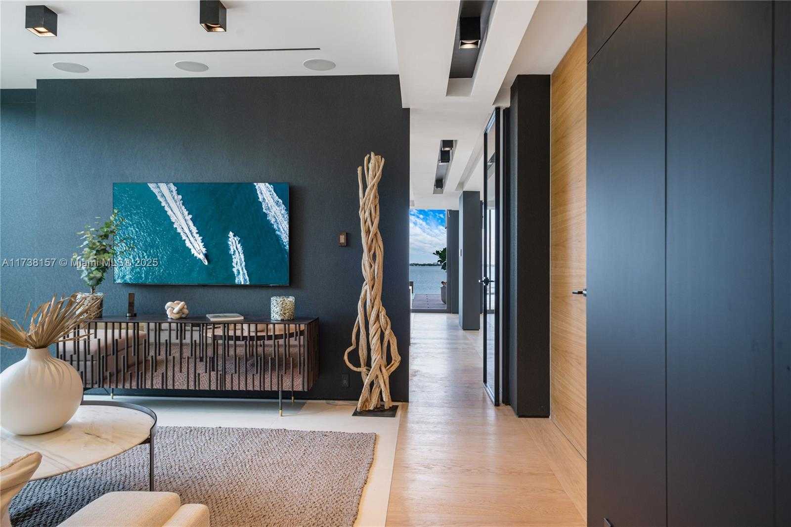 Small Image of 1369 NORTH VENETIAN WAY, Miami Number 29