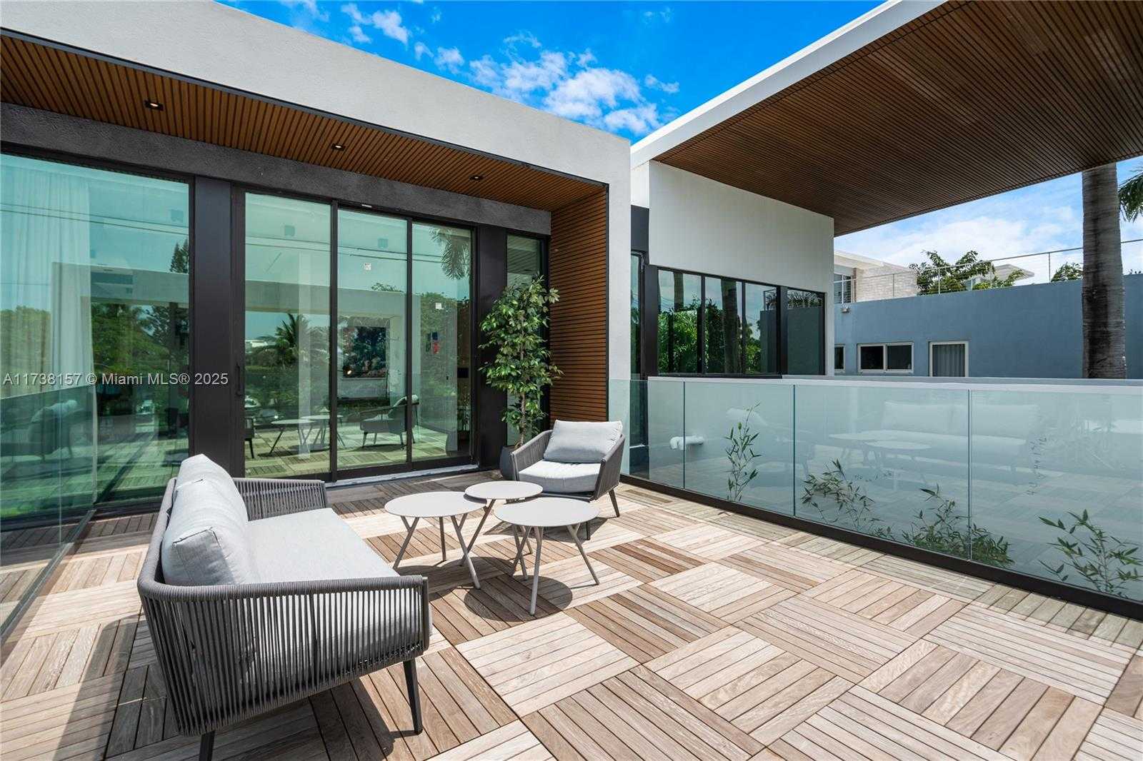 Small Image of 1369 NORTH VENETIAN WAY, Miami Number 39