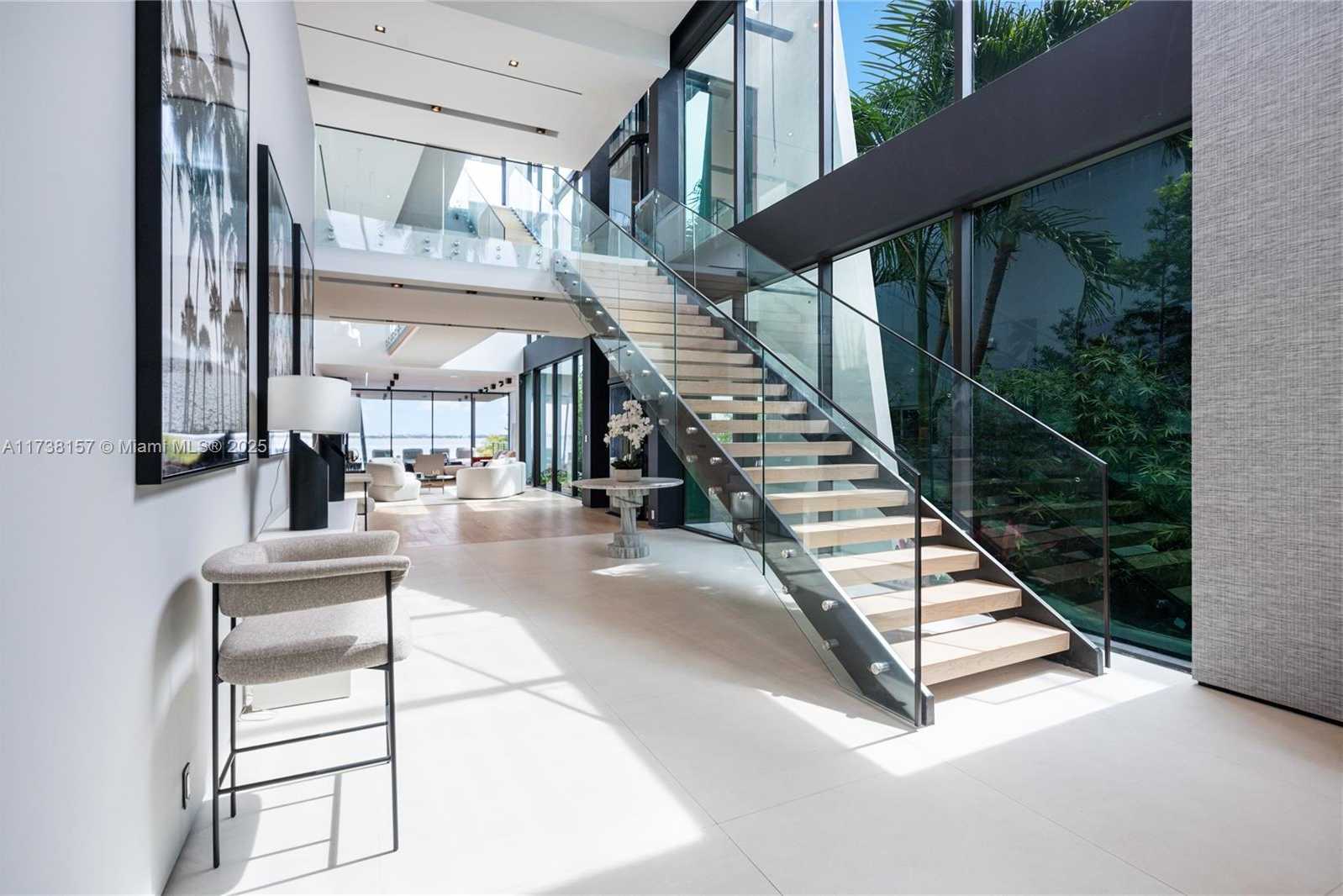 Small Image of 1369 NORTH VENETIAN WAY, Miami Number 4