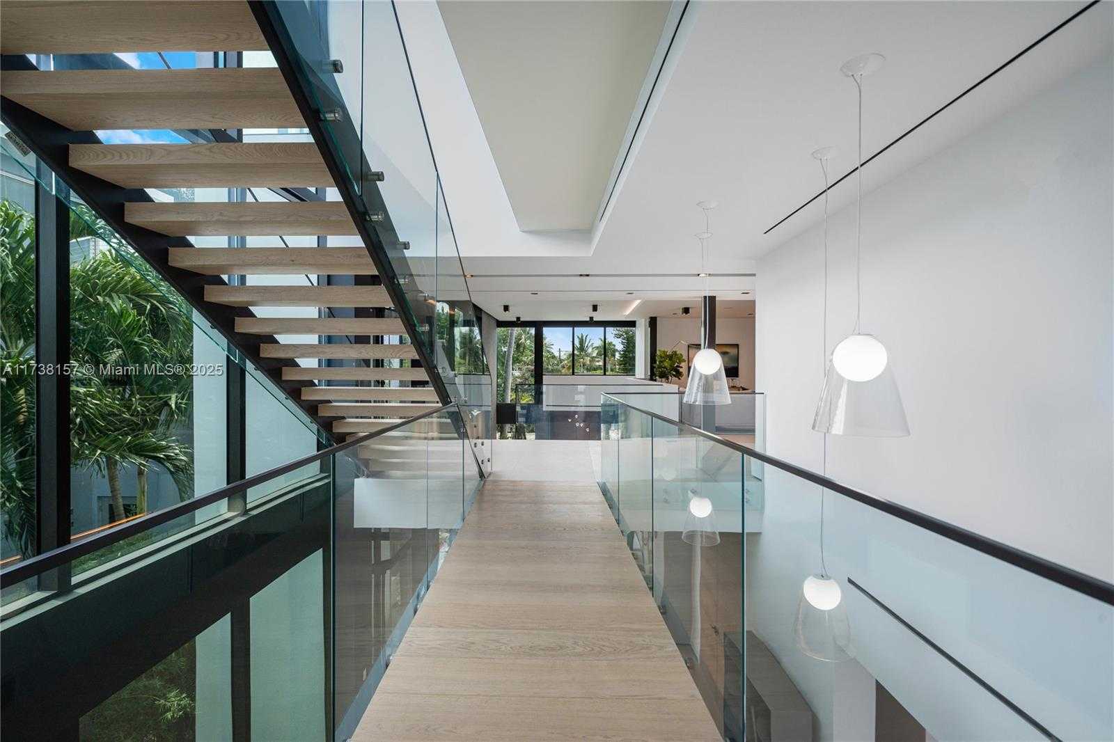 Small Image of 1369 NORTH VENETIAN WAY, Miami Number 40