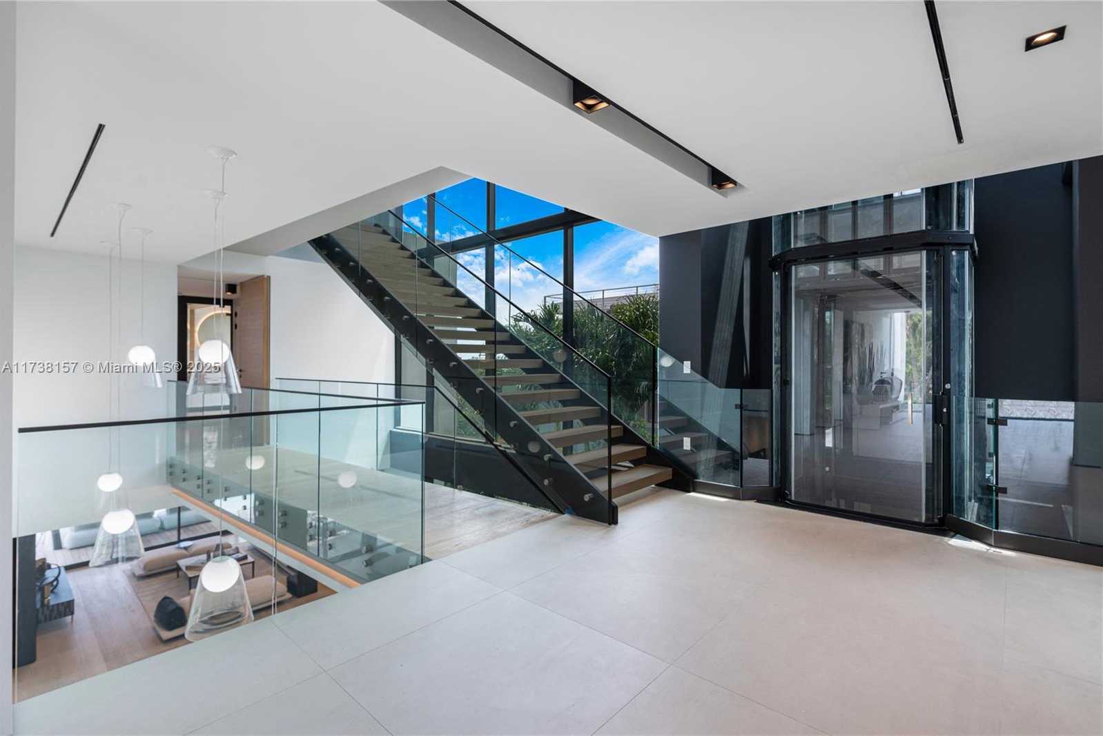 Small Image of 1369 NORTH VENETIAN WAY, Miami Number 41
