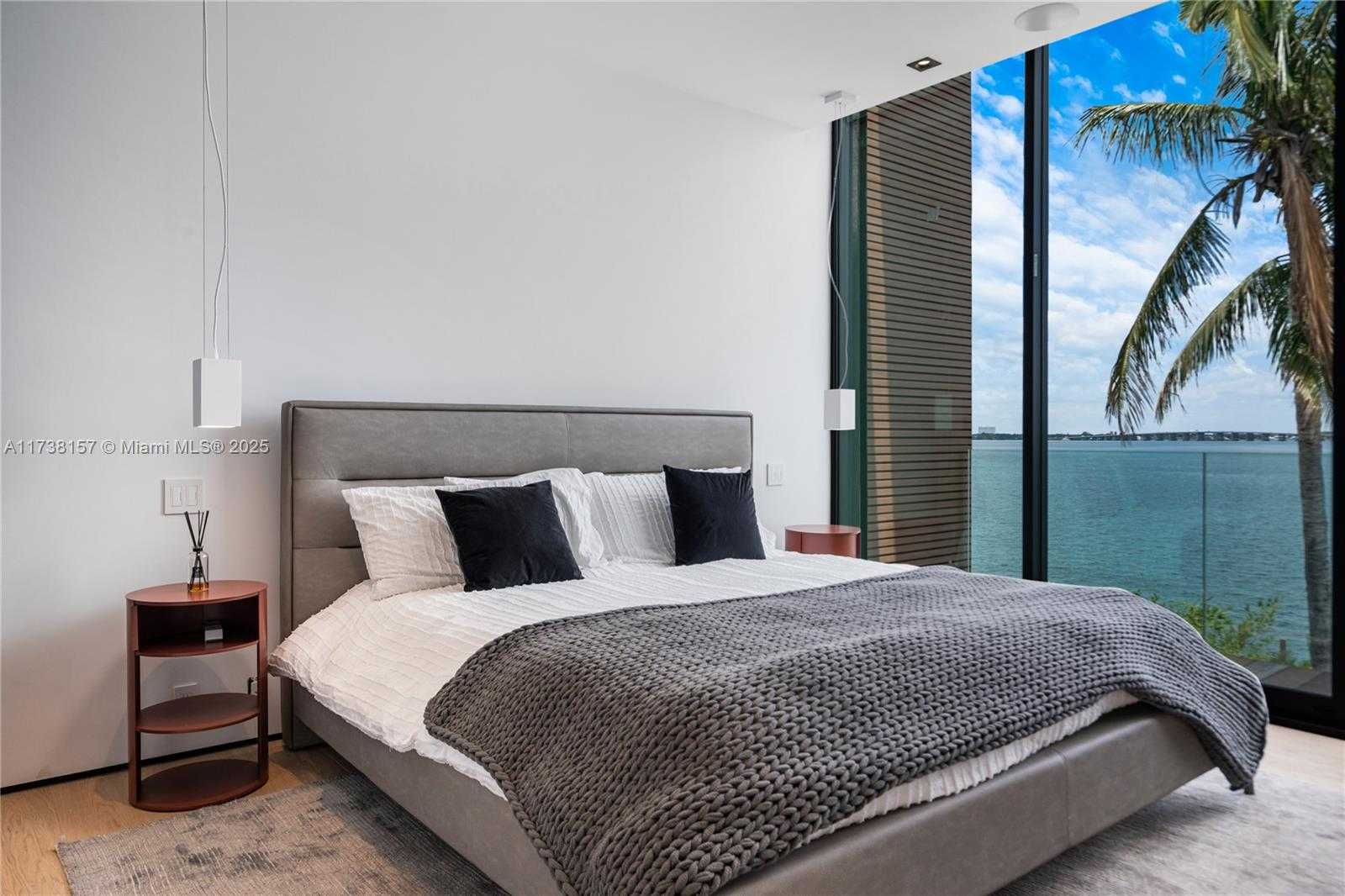 Small Image of 1369 NORTH VENETIAN WAY, Miami Number 44