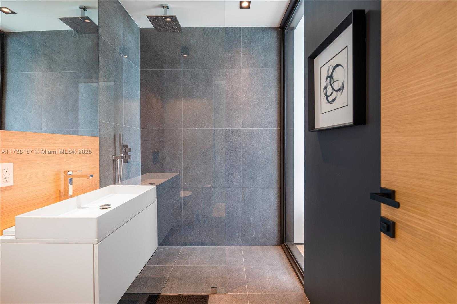 Small Image of 1369 NORTH VENETIAN WAY, Miami Number 46