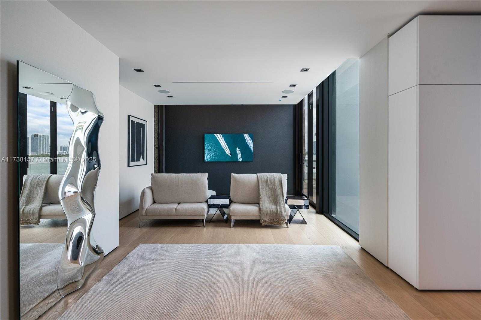 Small Image of 1369 NORTH VENETIAN WAY, Miami Number 49