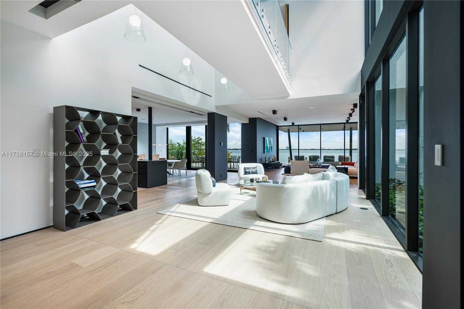 Small Image of 1369 NORTH VENETIAN WAY, Miami Number 7