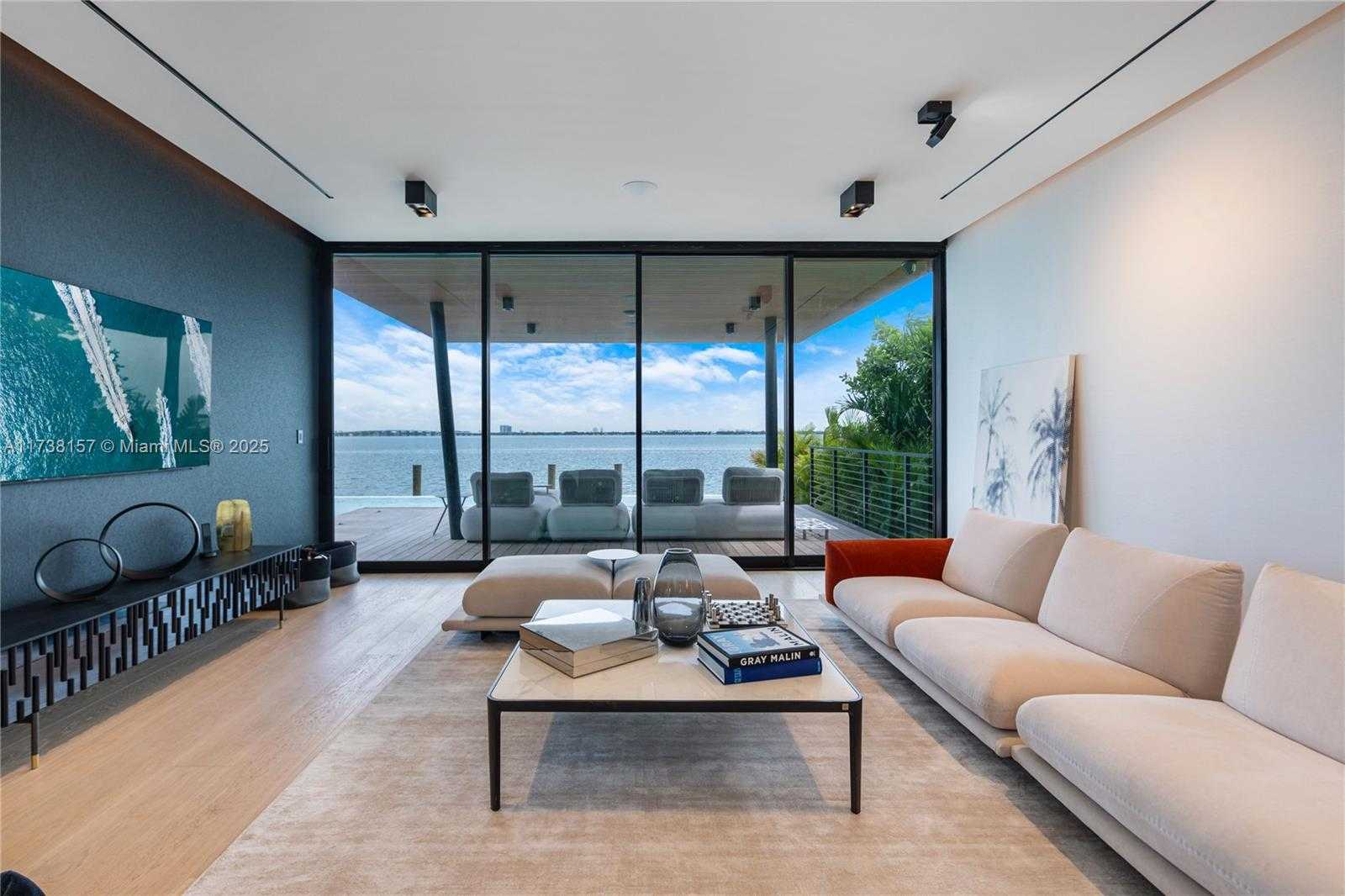 Small Image of 1369 NORTH VENETIAN WAY, Miami Number 9