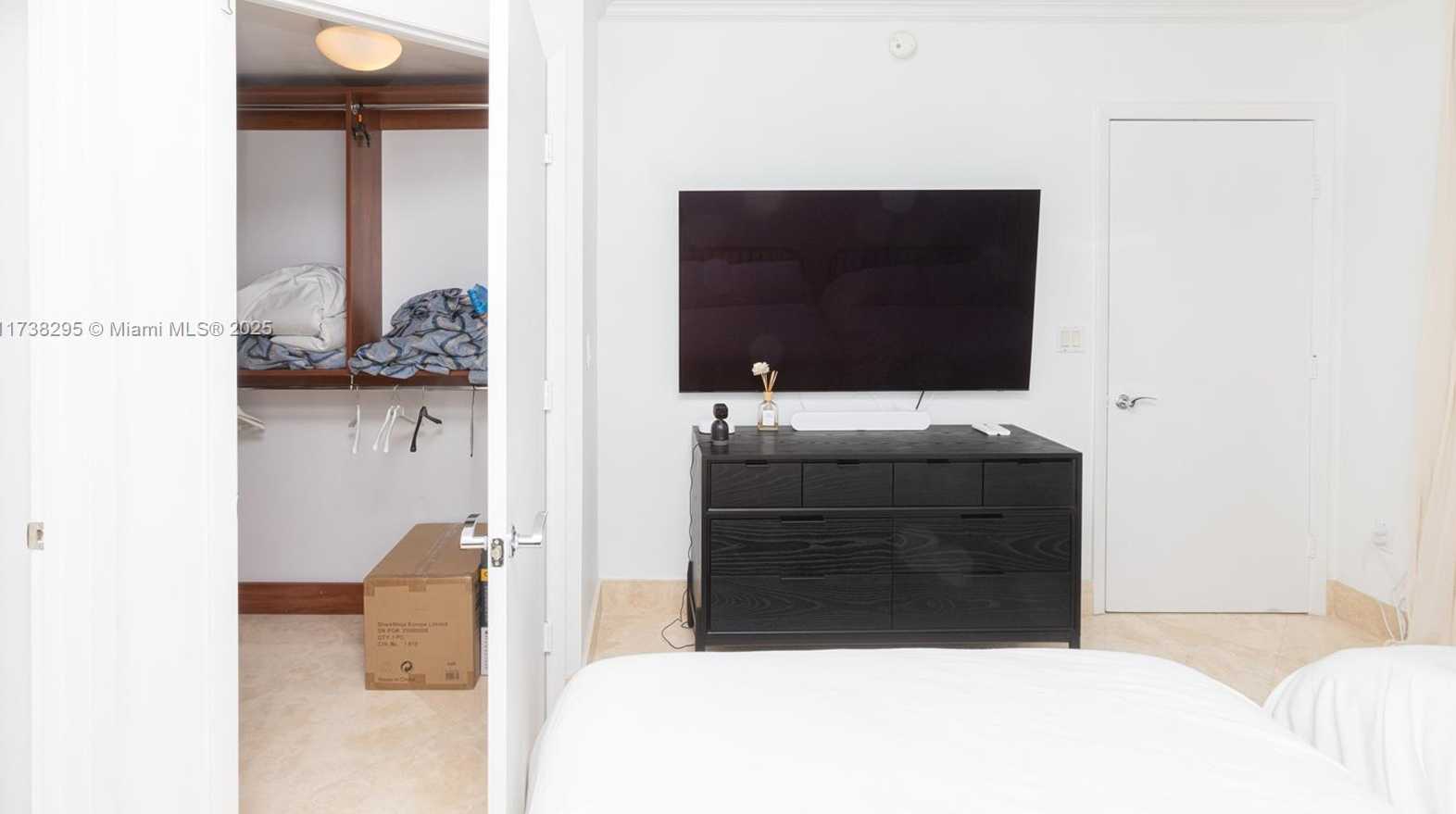 Small Image of 1830 SOUTH OCEAN DR #2108, Hallandale Beach Number 17