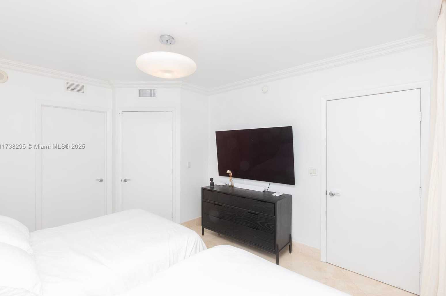 Small Image of 1830 SOUTH OCEAN DR #2108, Hallandale Beach Number 19