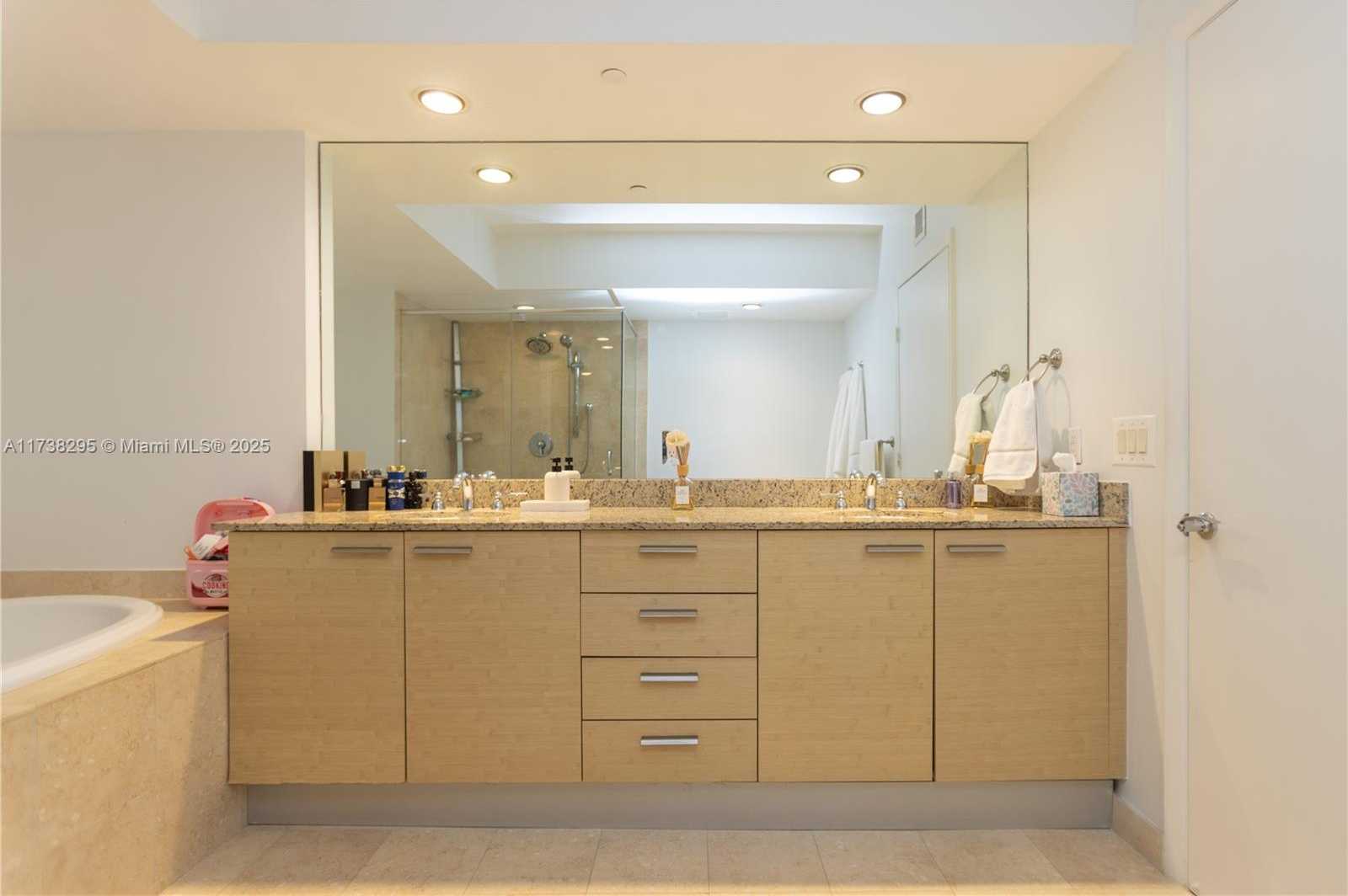 Small Image of 1830 SOUTH OCEAN DR #2108, Hallandale Beach Number 25