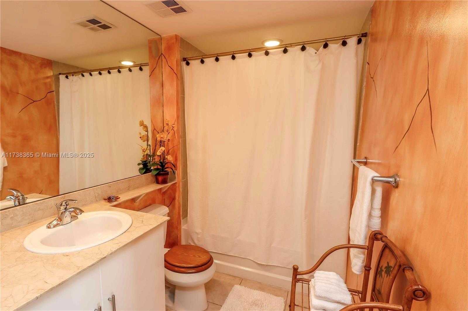 Small Image of 335 SOUTH BISCAYNE BLVD #1500, Miami Number 14