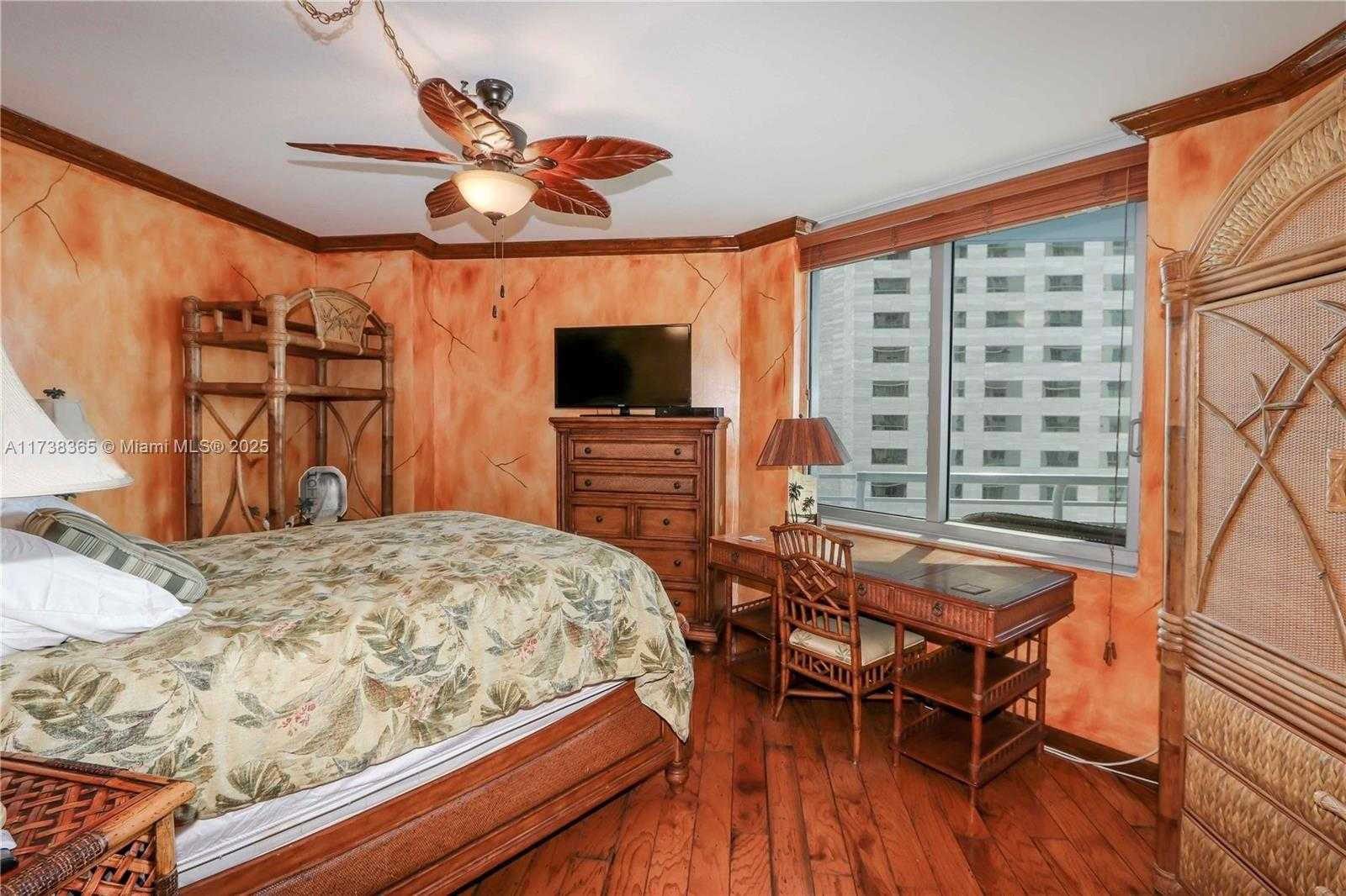 Small Image of 335 SOUTH BISCAYNE BLVD #1500, Miami Number 15