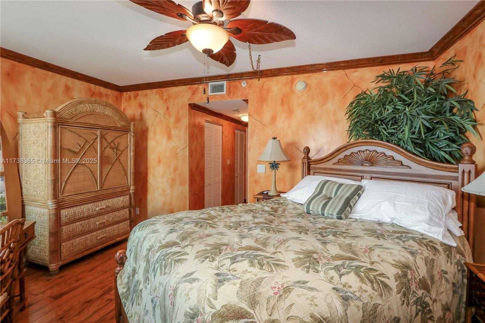 Small Image of 335 SOUTH BISCAYNE BLVD #1500, Miami Number 16