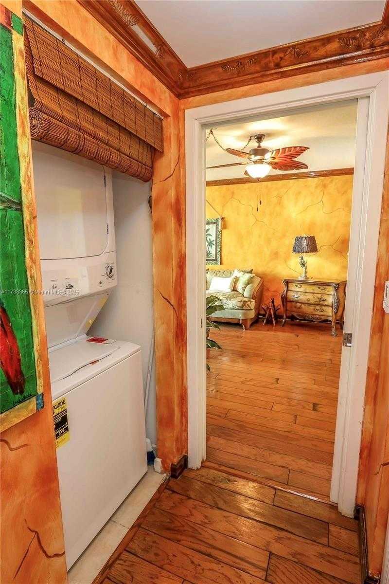 Small Image of 335 SOUTH BISCAYNE BLVD #1500, Miami Number 9