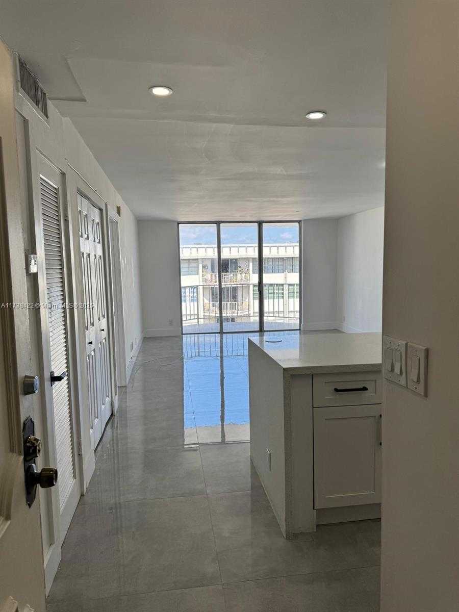 Small Image of 16710 NORTH EAST 9TH AVE #805, North Miami Beach Number 2