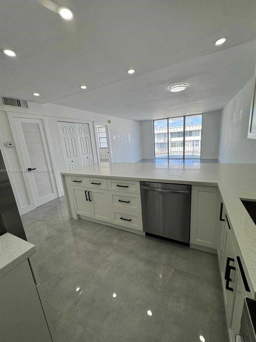 Small Image of 16710 NORTH EAST 9TH AVE #805, North Miami Beach Number 23