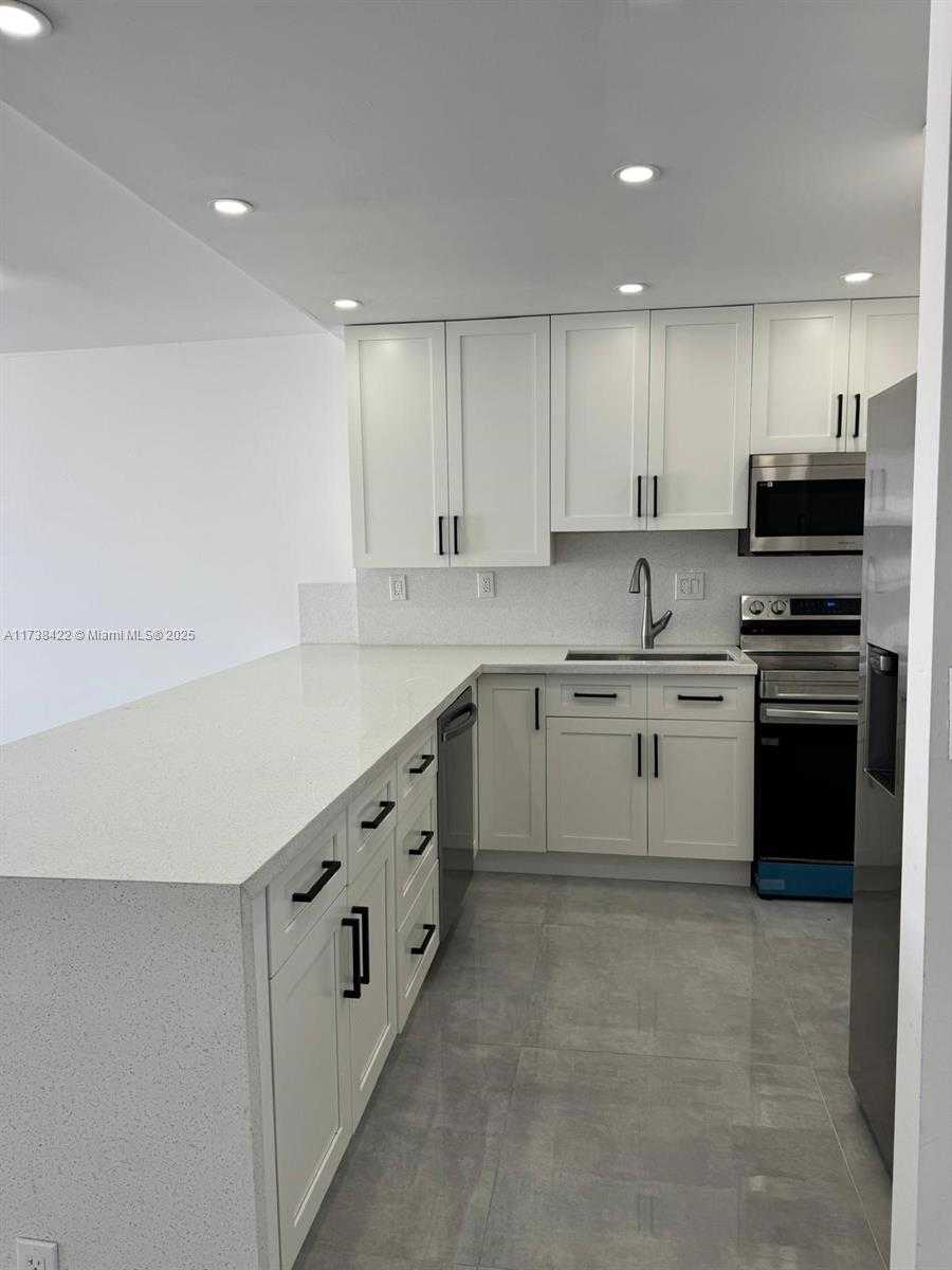 Small Image of 16710 NORTH EAST 9TH AVE #805, North Miami Beach Number 3