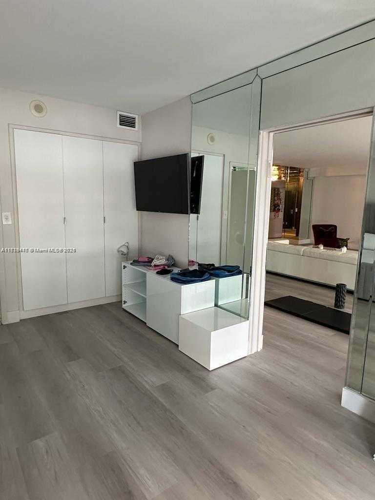 Small Image of 10155 COLLINS AVE #406, Bal Harbour Number 24