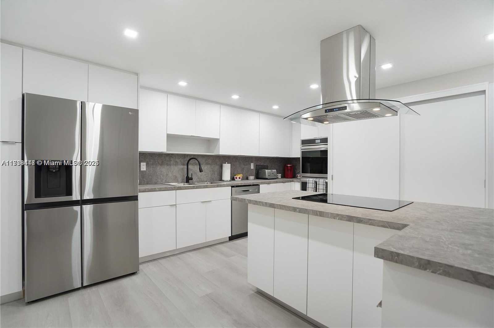Small Image of 10155 COLLINS AVE #406, Bal Harbour Number 26