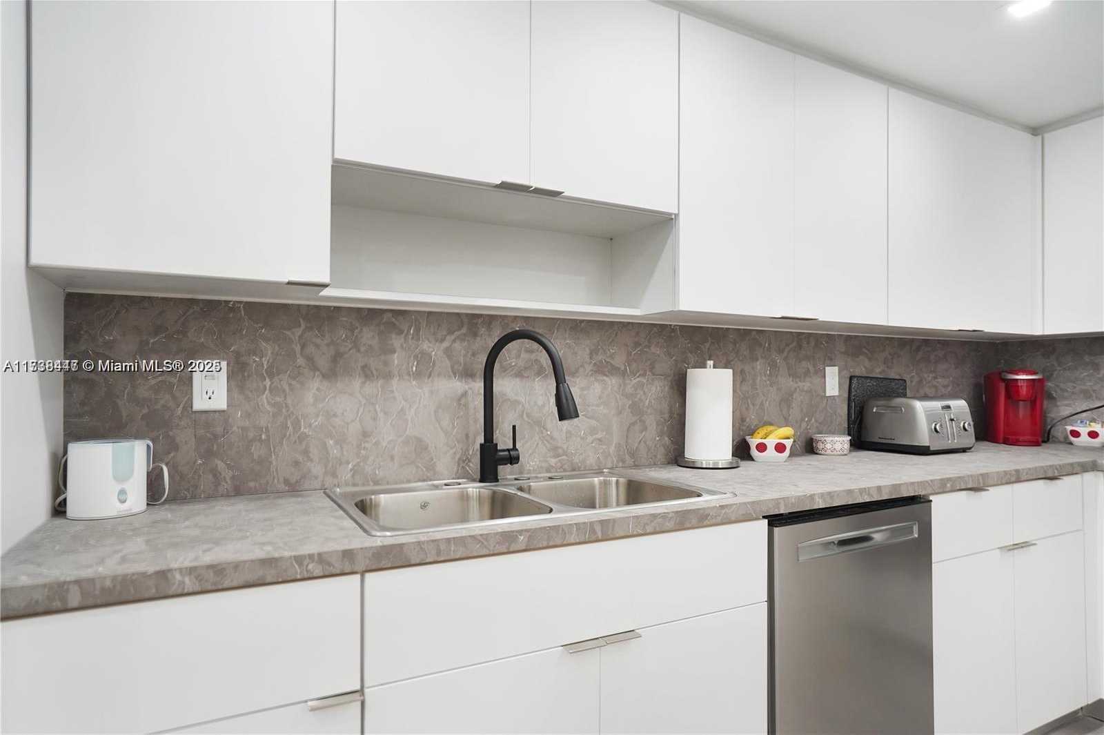 Small Image of 10155 COLLINS AVE #406, Bal Harbour Number 27