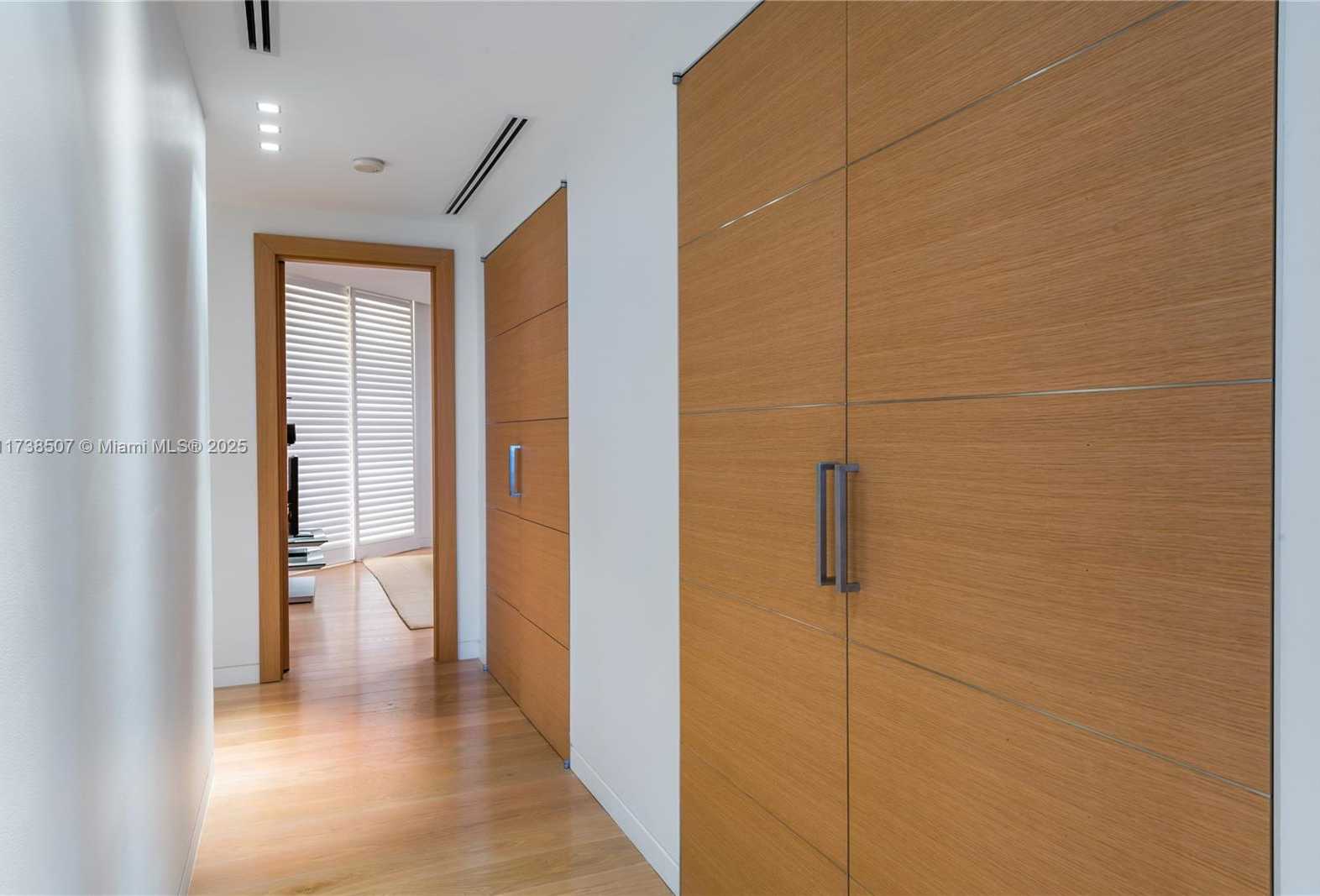 Small Image of 7143 FISHER ISLAND DR #7143, Miami Beach Number 12