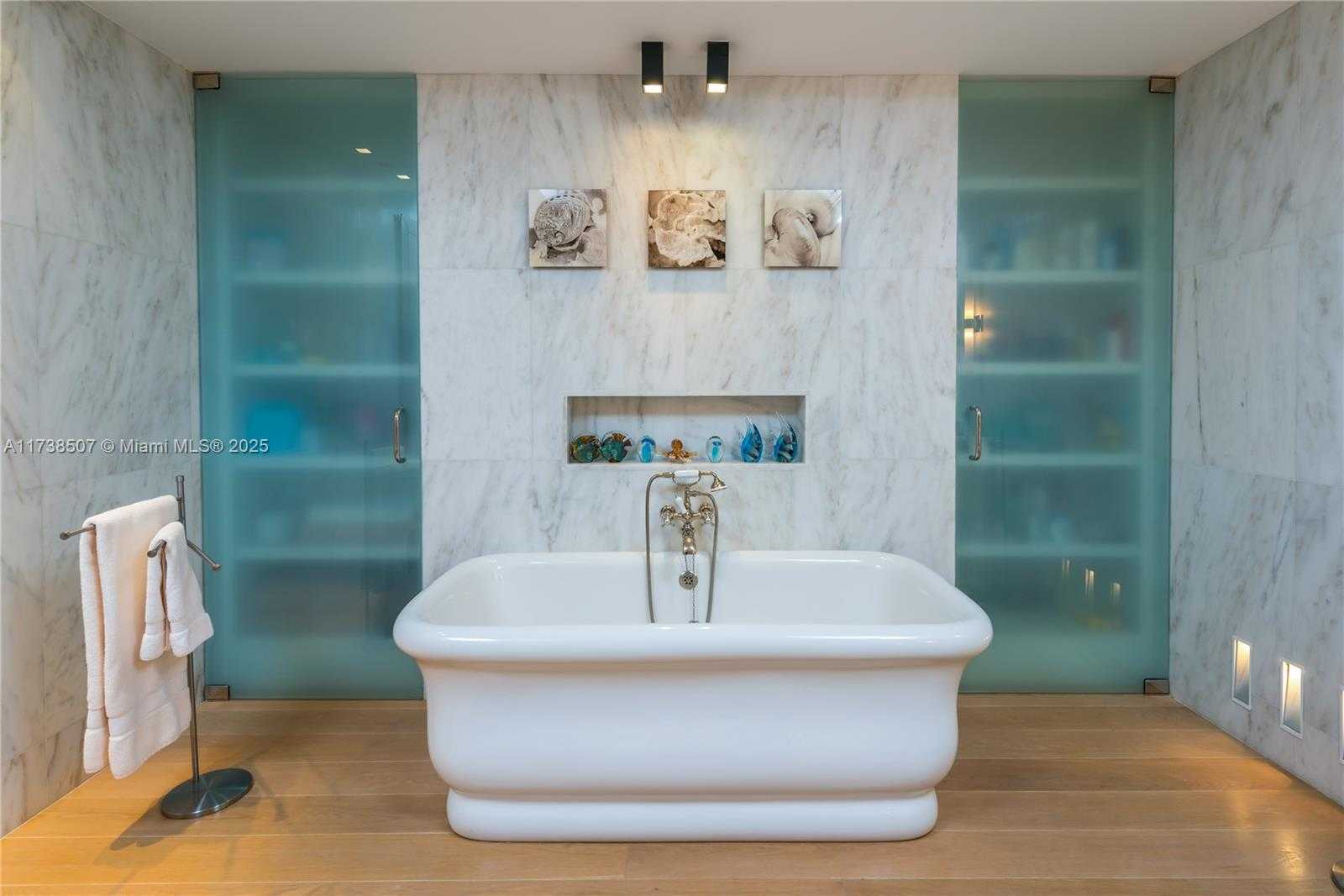 Small Image of 7143 FISHER ISLAND DR #7143, Miami Beach Number 14