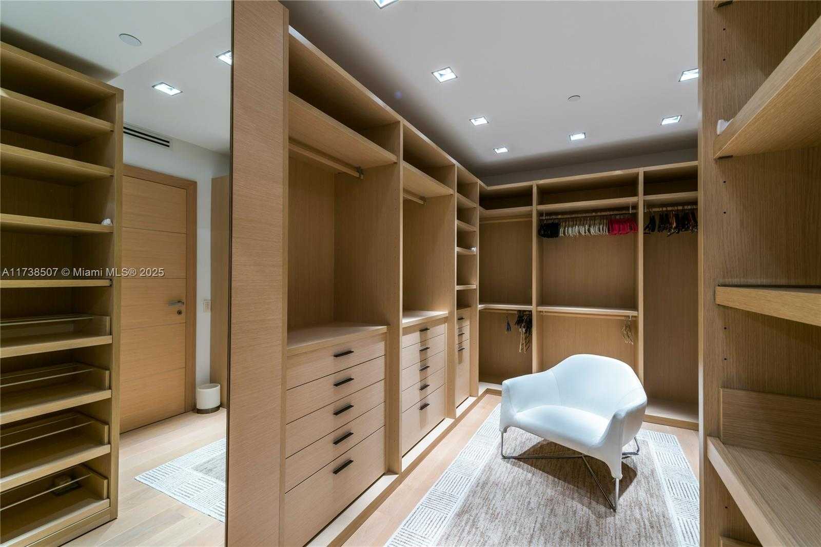 Small Image of 7143 FISHER ISLAND DR #7143, Miami Beach Number 18