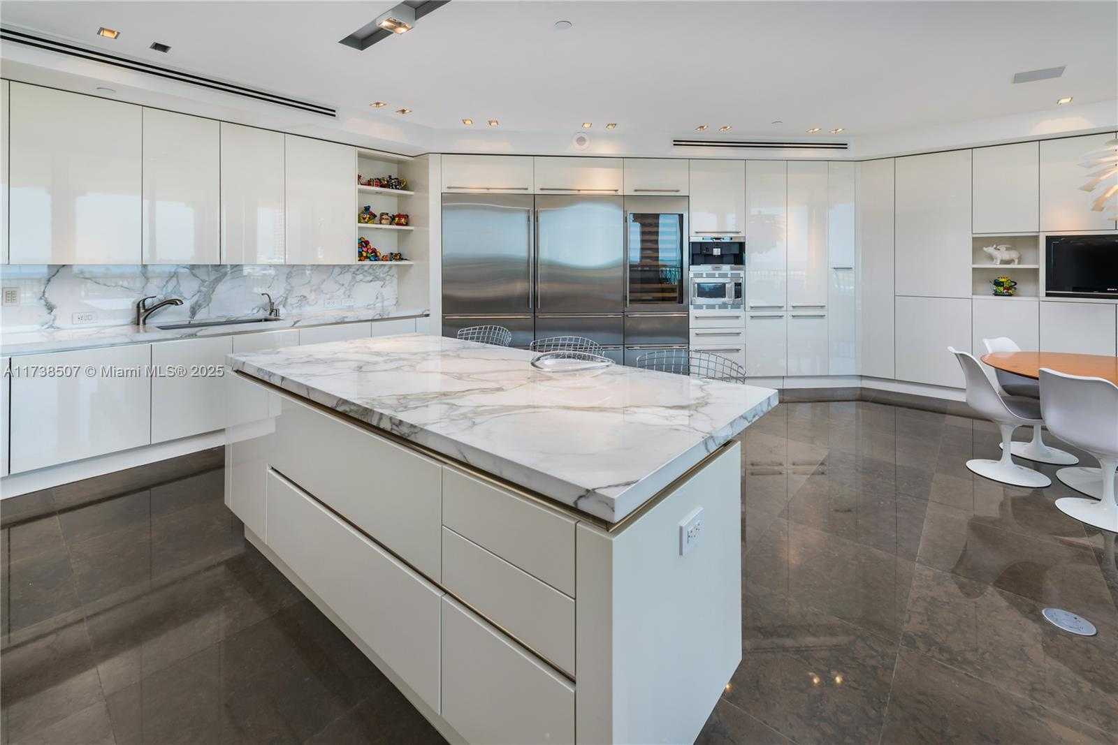 Small Image of 7143 FISHER ISLAND DR #7143, Miami Beach Number 20