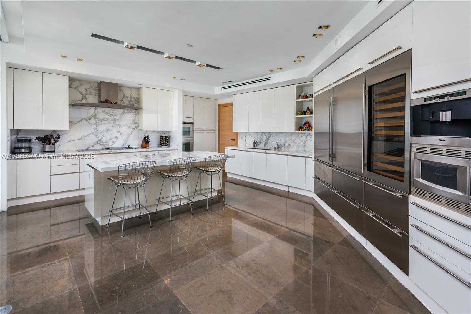 Small Image of 7143 FISHER ISLAND DR #7143, Miami Beach Number 22