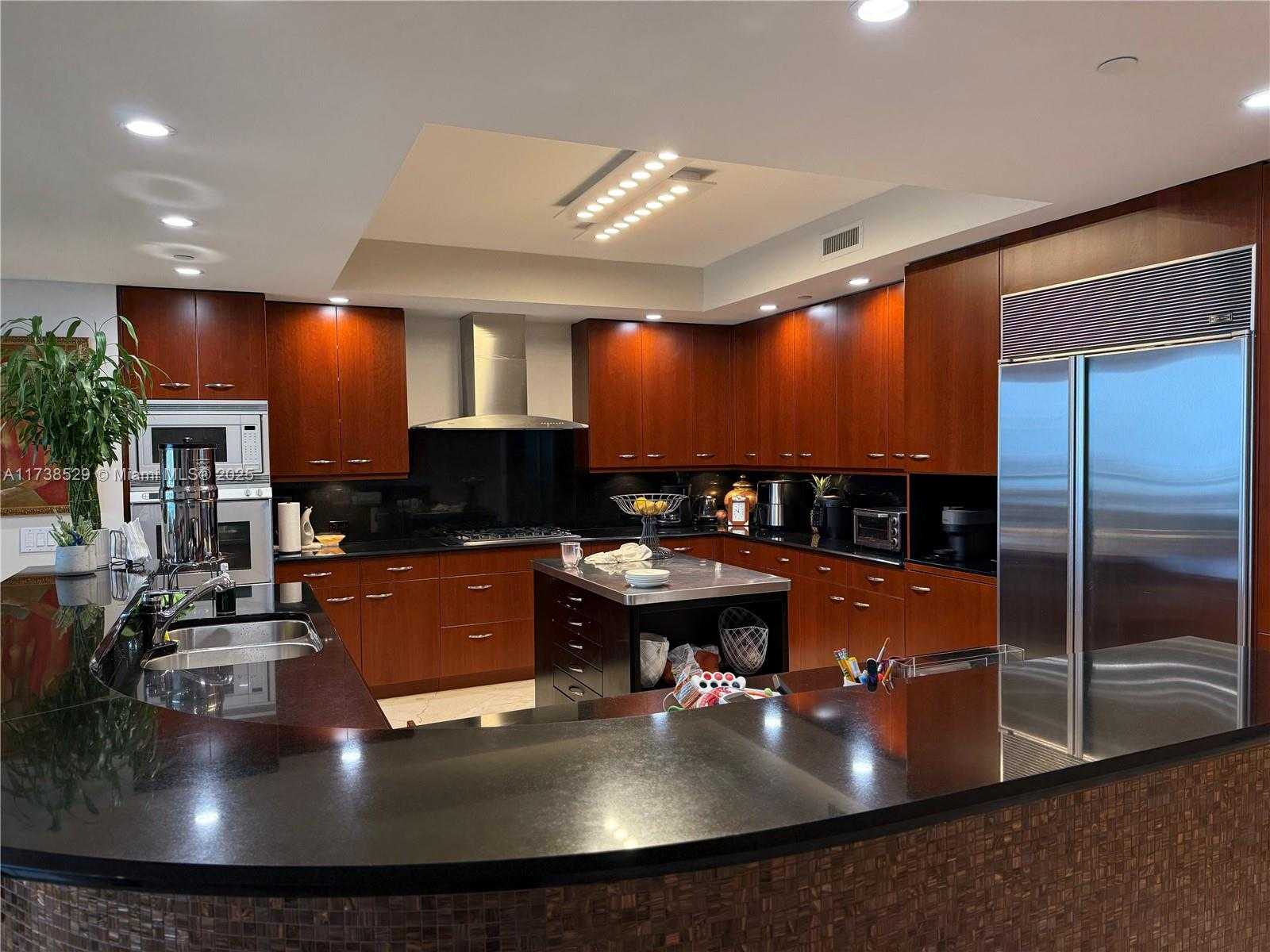 Small Image of 6000 ISLAND BL #1102, Aventura Number 16