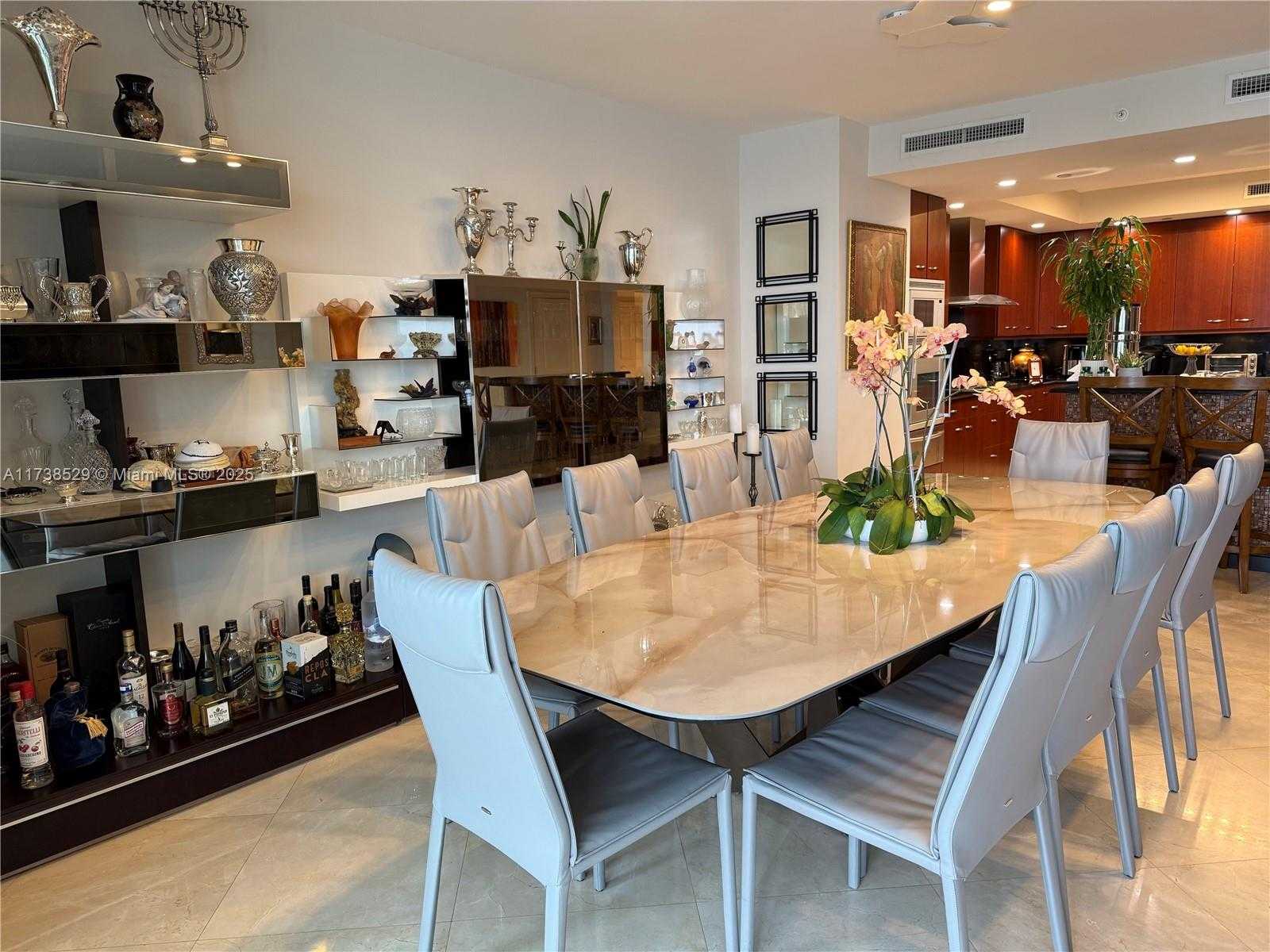 Small Image of 6000 ISLAND BL #1102, Aventura Number 18