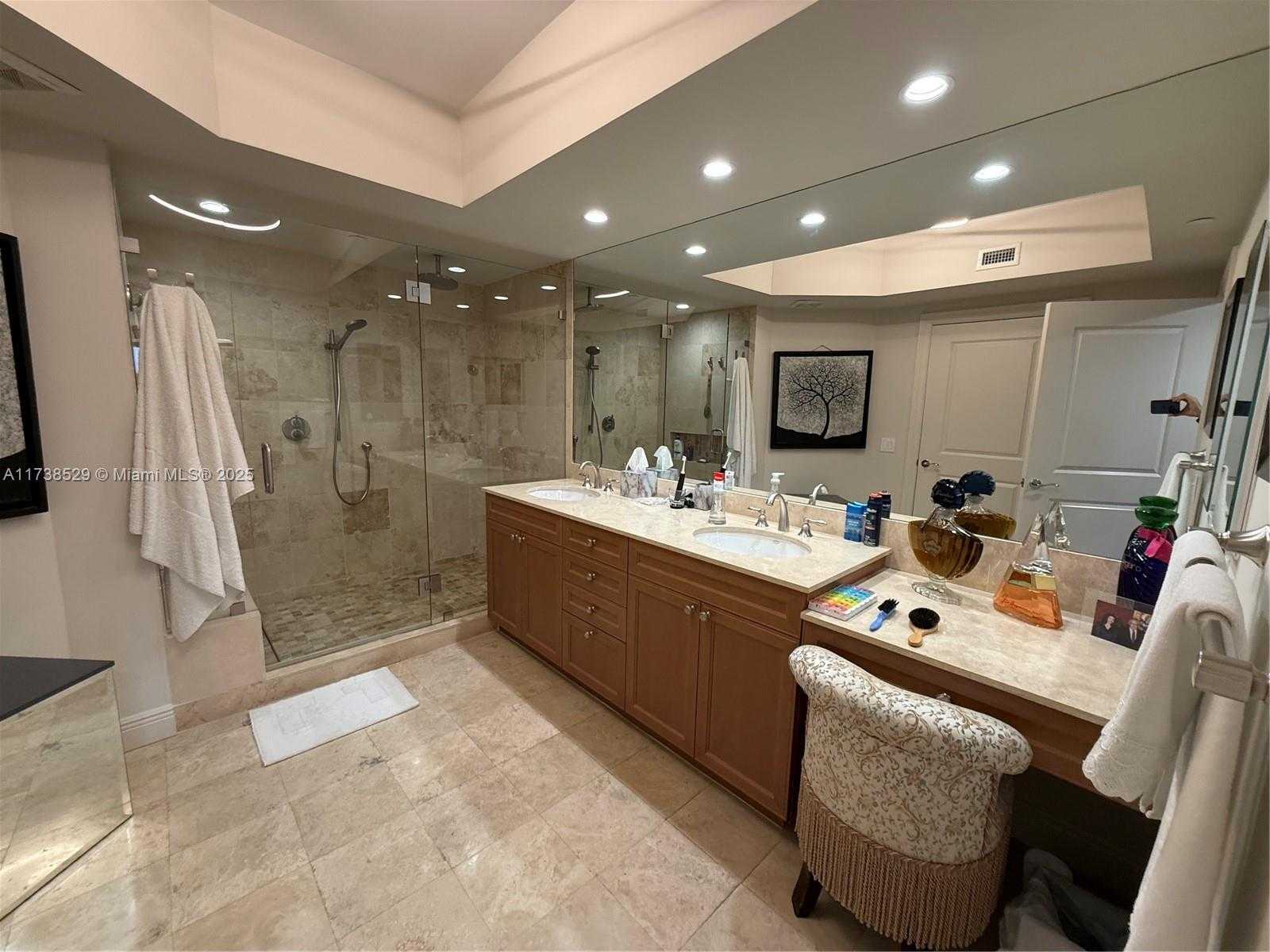Small Image of 6000 ISLAND BL #1102, Aventura Number 19