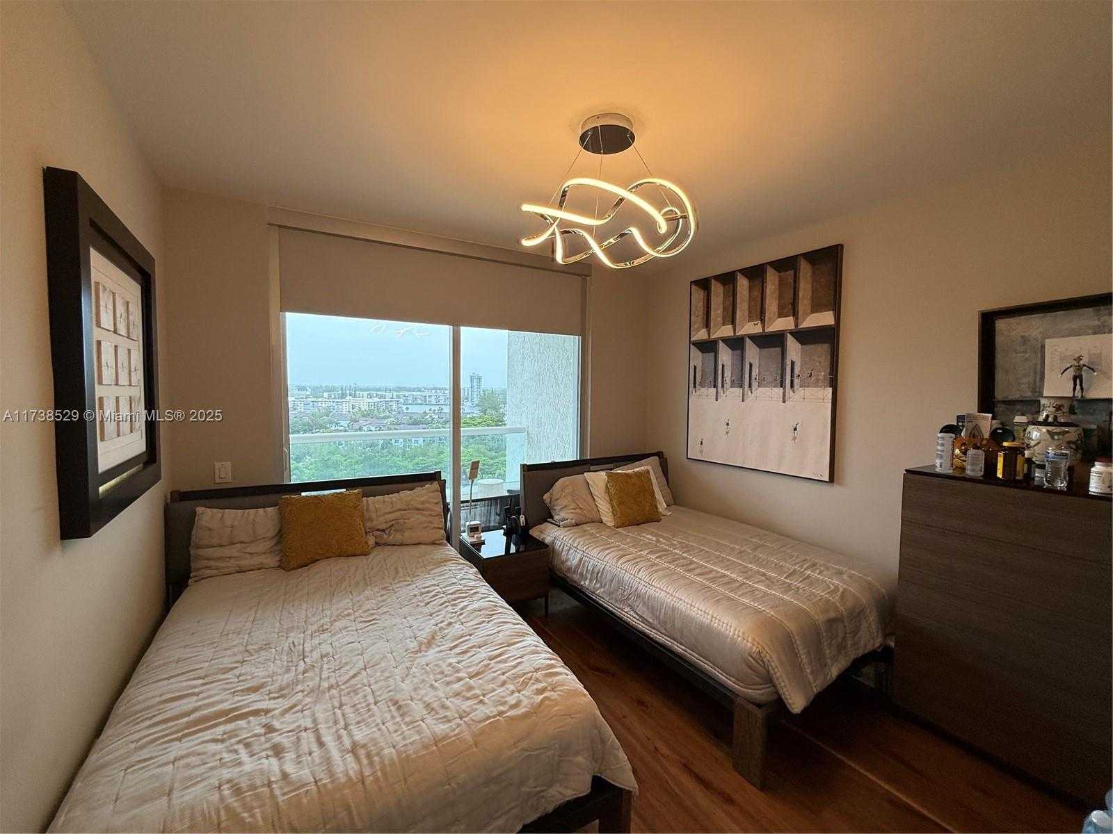 Small Image of 6000 ISLAND BL #1102, Aventura Number 29