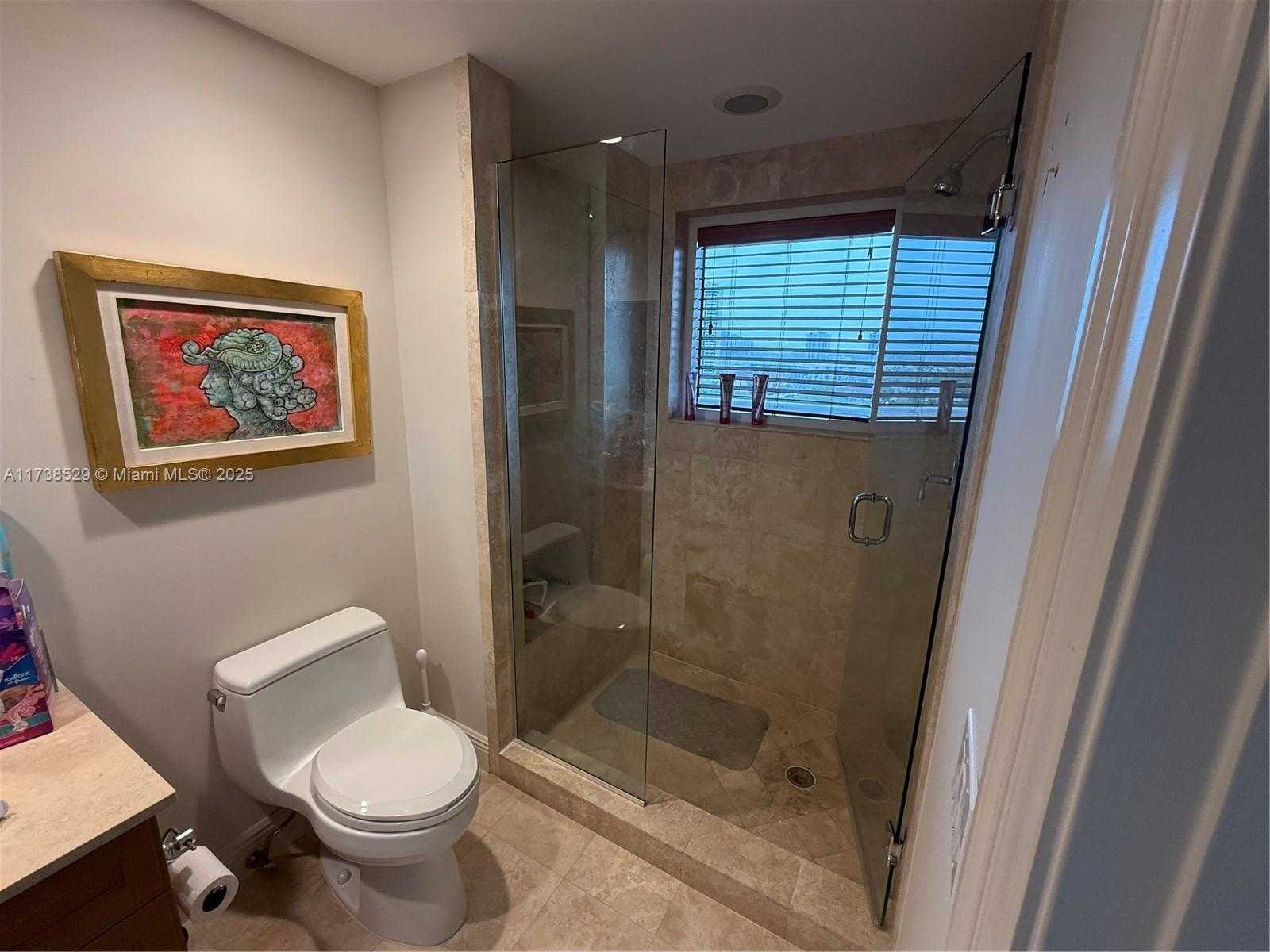Small Image of 6000 ISLAND BL #1102, Aventura Number 31