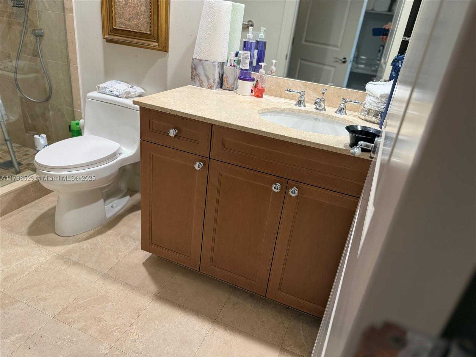 Small Image of 6000 ISLAND BL #1102, Aventura Number 33