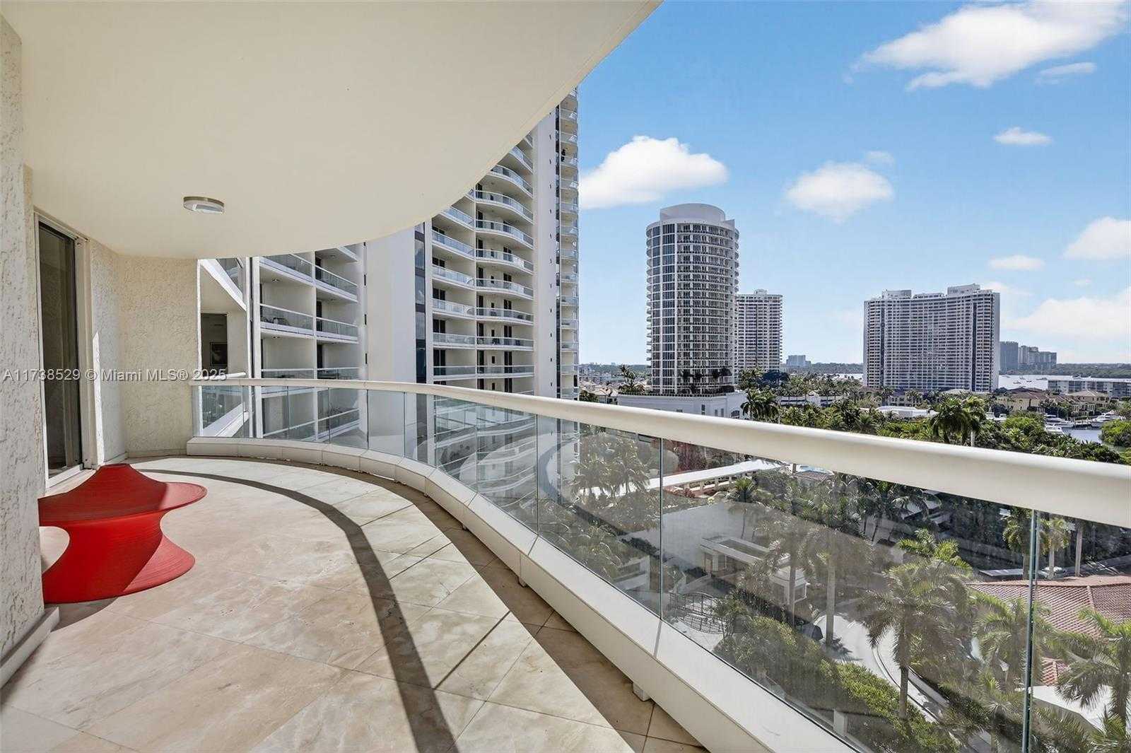 Imagen de Pequeño Objeto