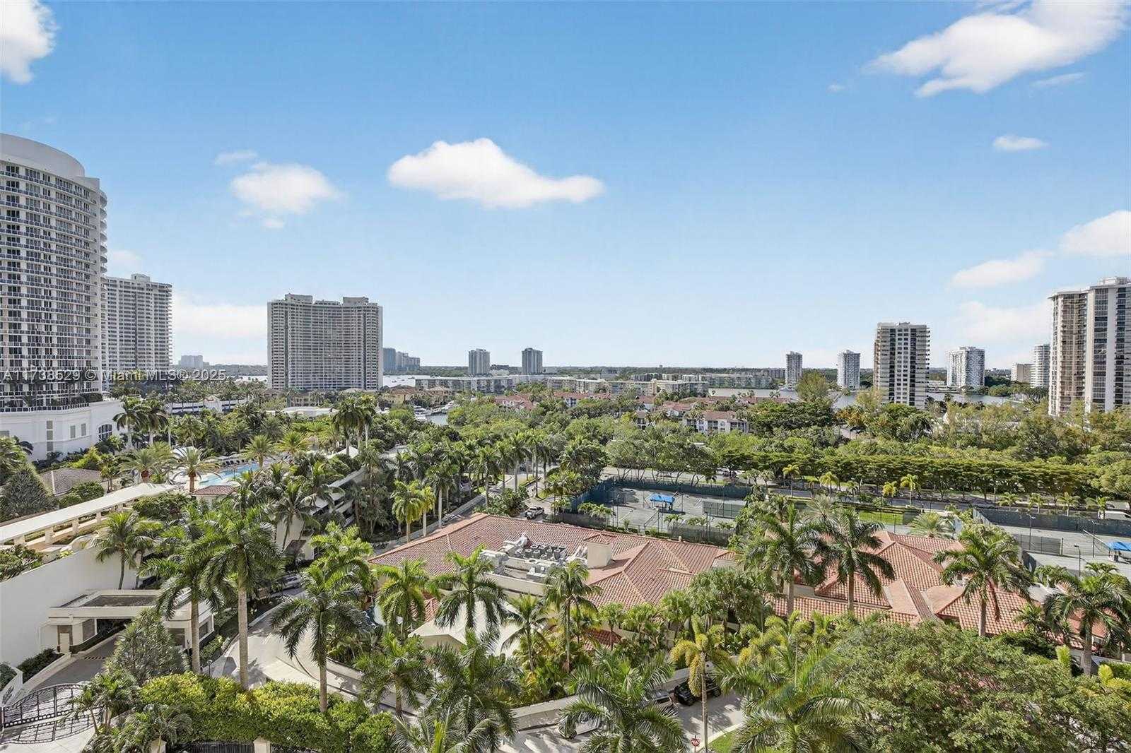 Imagen de Pequeño Objeto